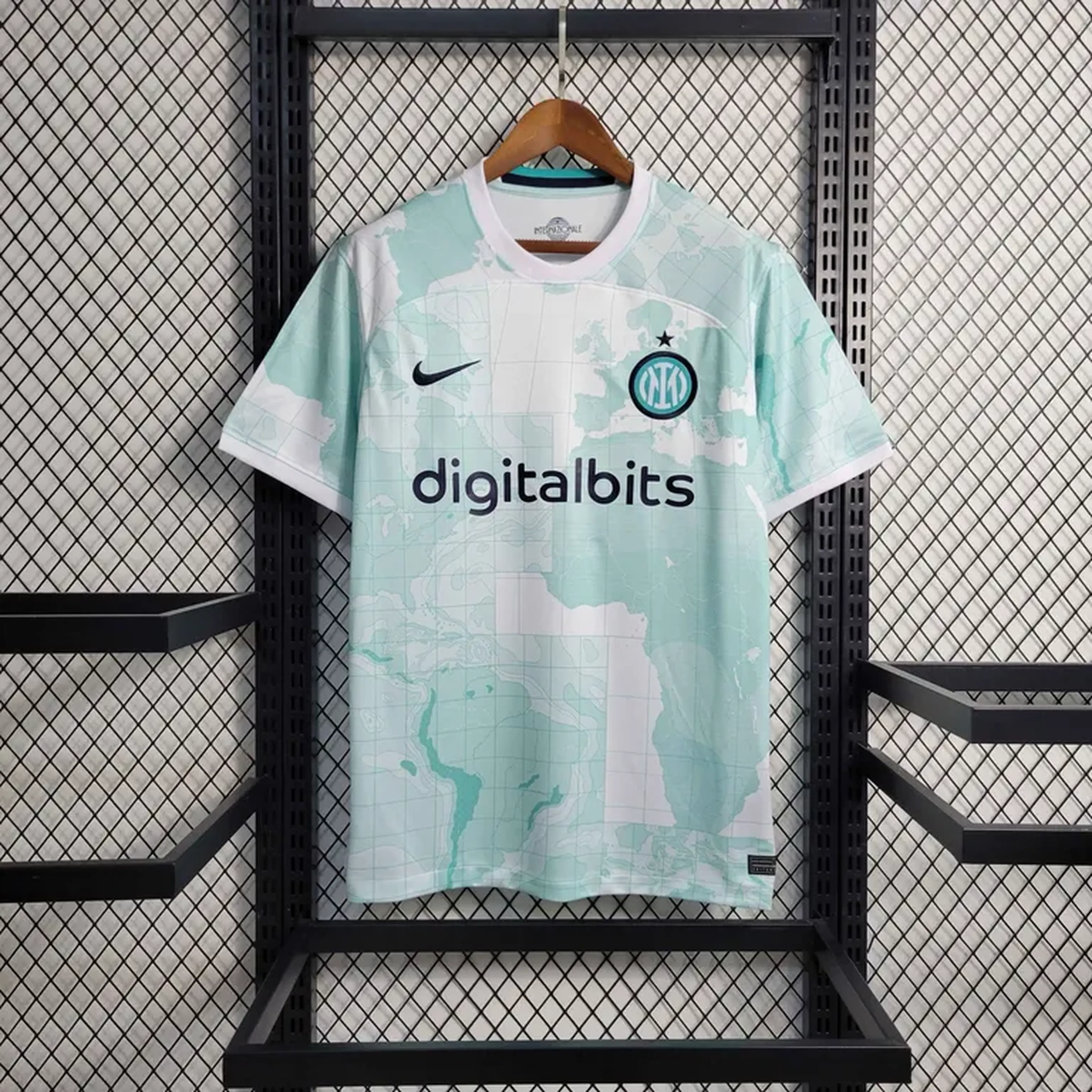 Camiseta Retrô Inter de Milão 22 23 imagem