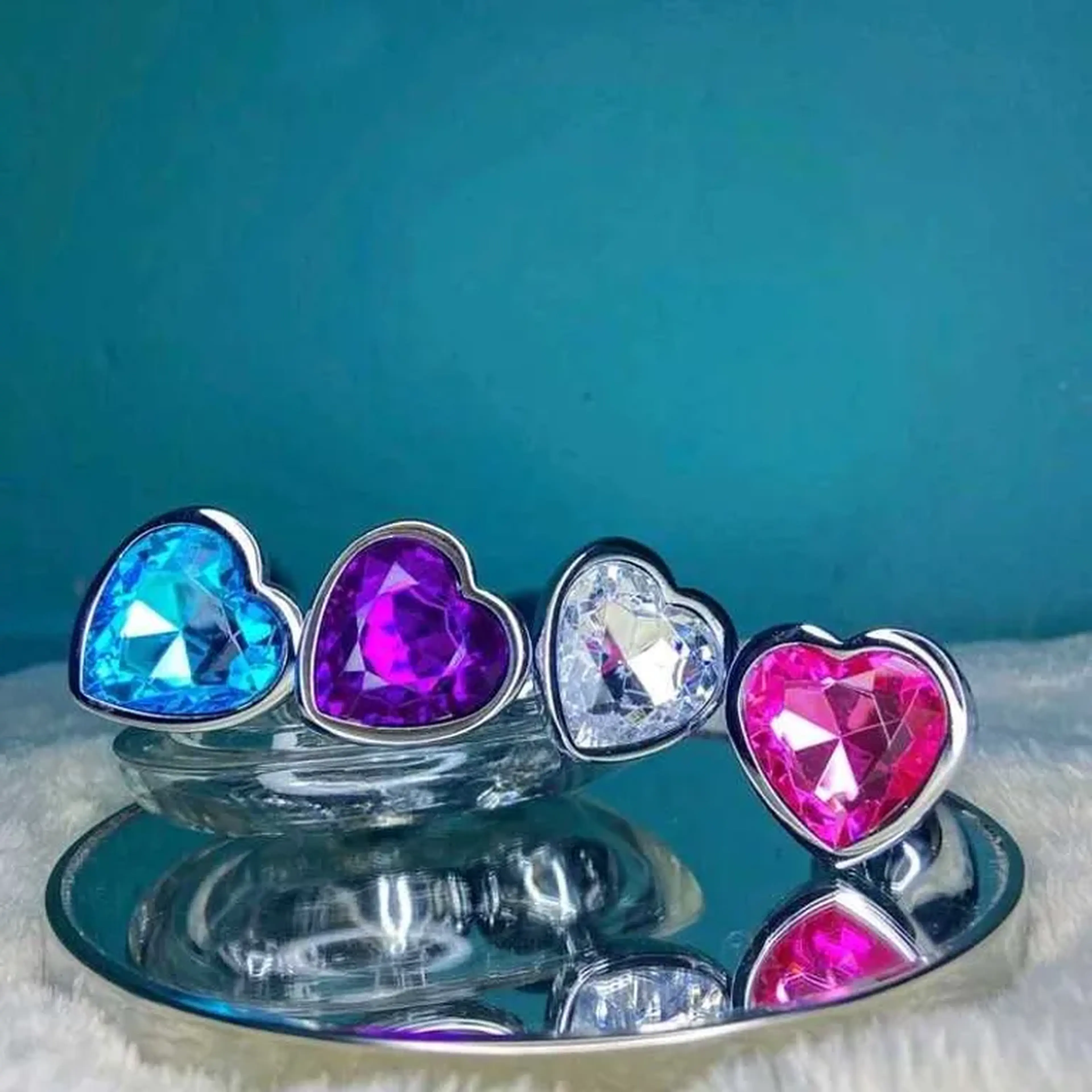 Plug de aço com cristal redondo. imagem