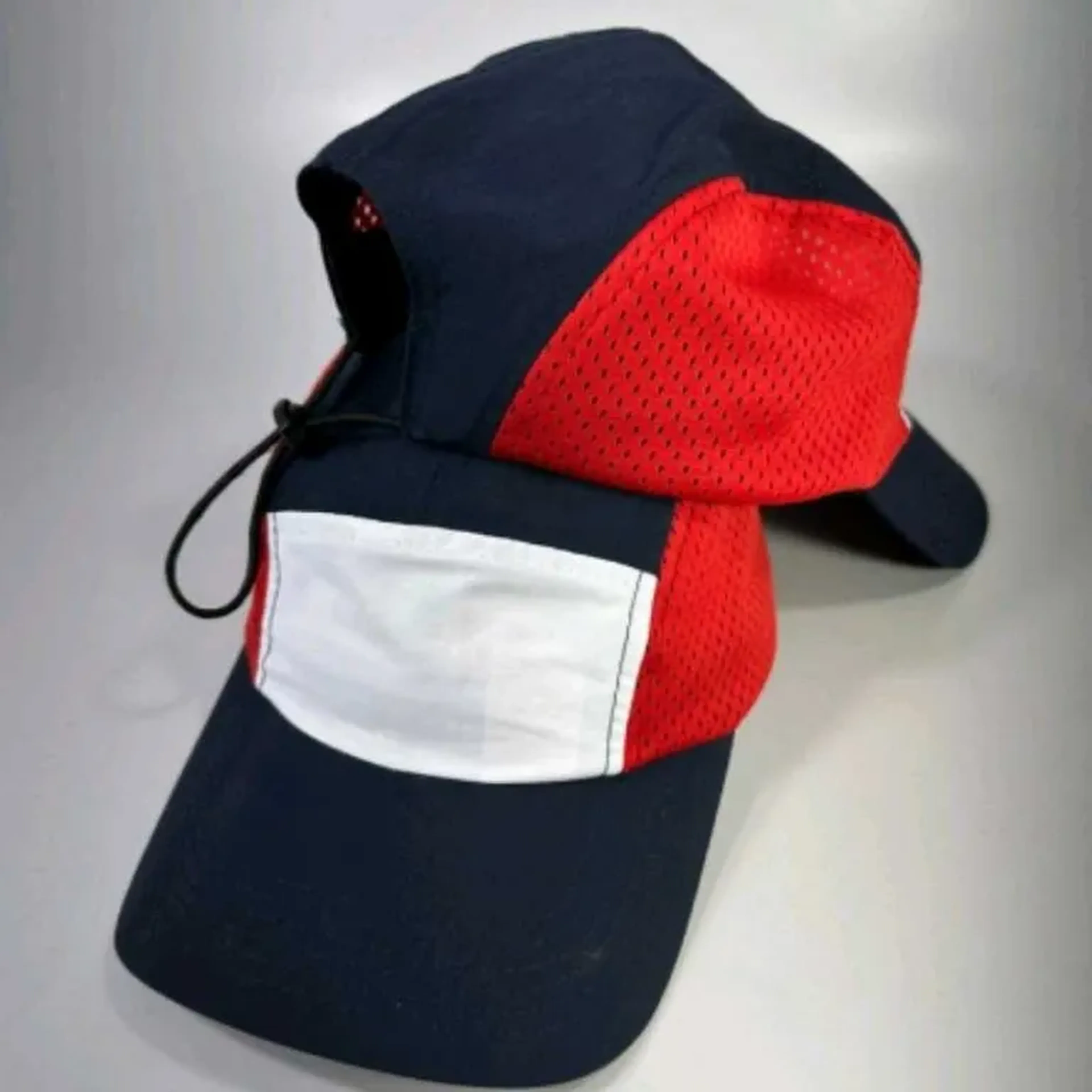 BONÉ SEM ESTAMPA IMPERMEAVEL BRANCO MARINHO MESH VERMELHO imagem