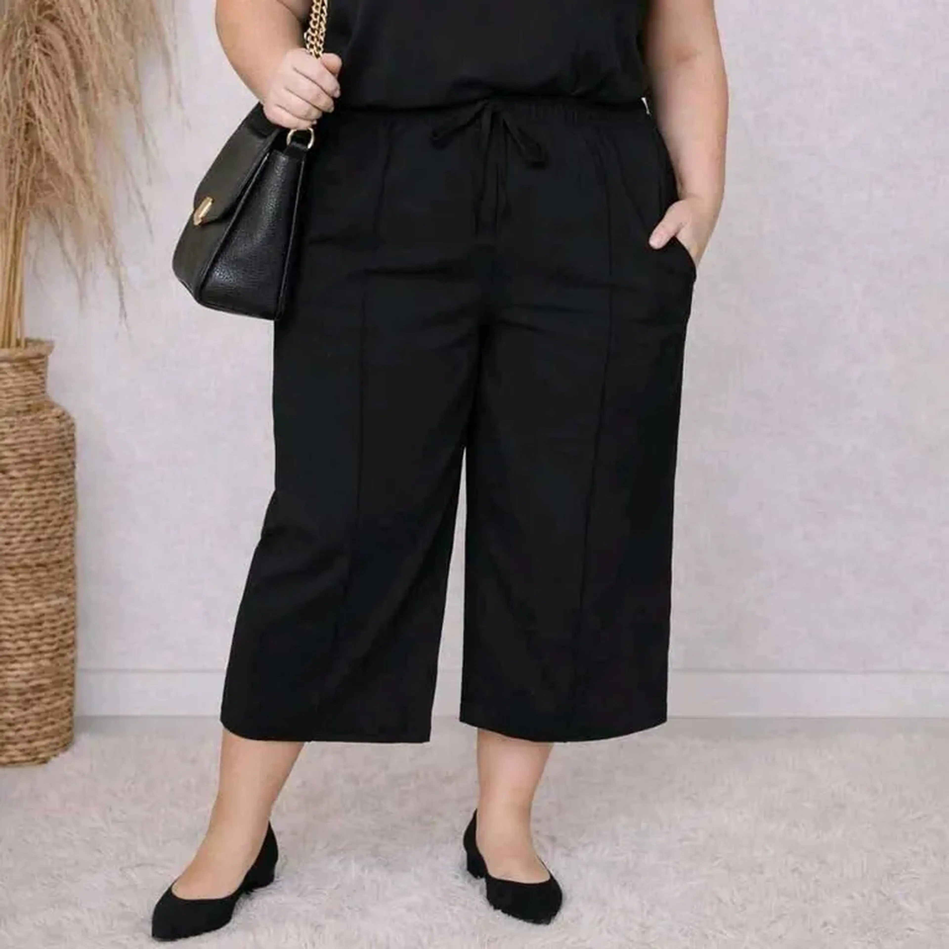 CALÇA PANTACOURT PRETA EM CREPE imagem