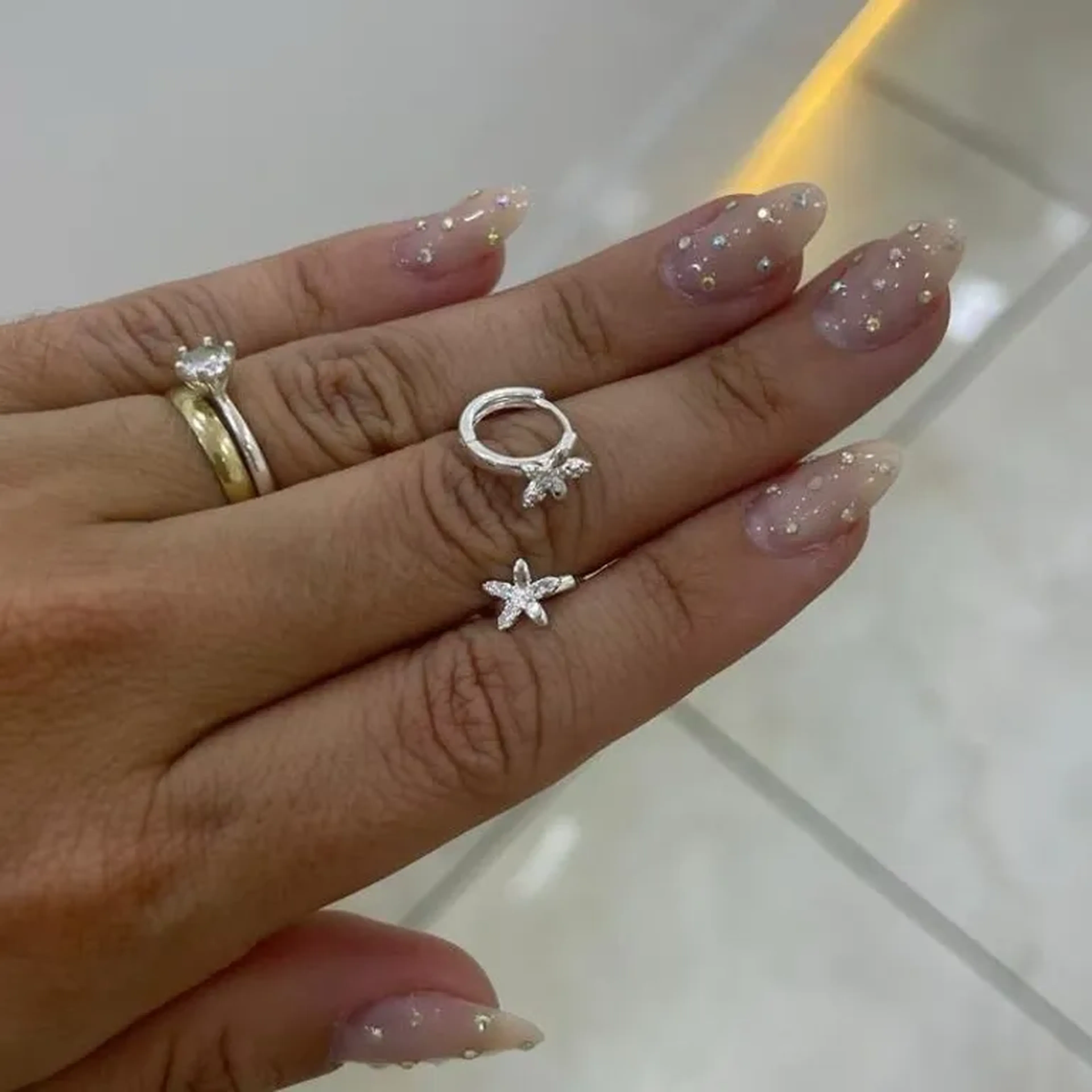 Argola Mini flor de luz imagem