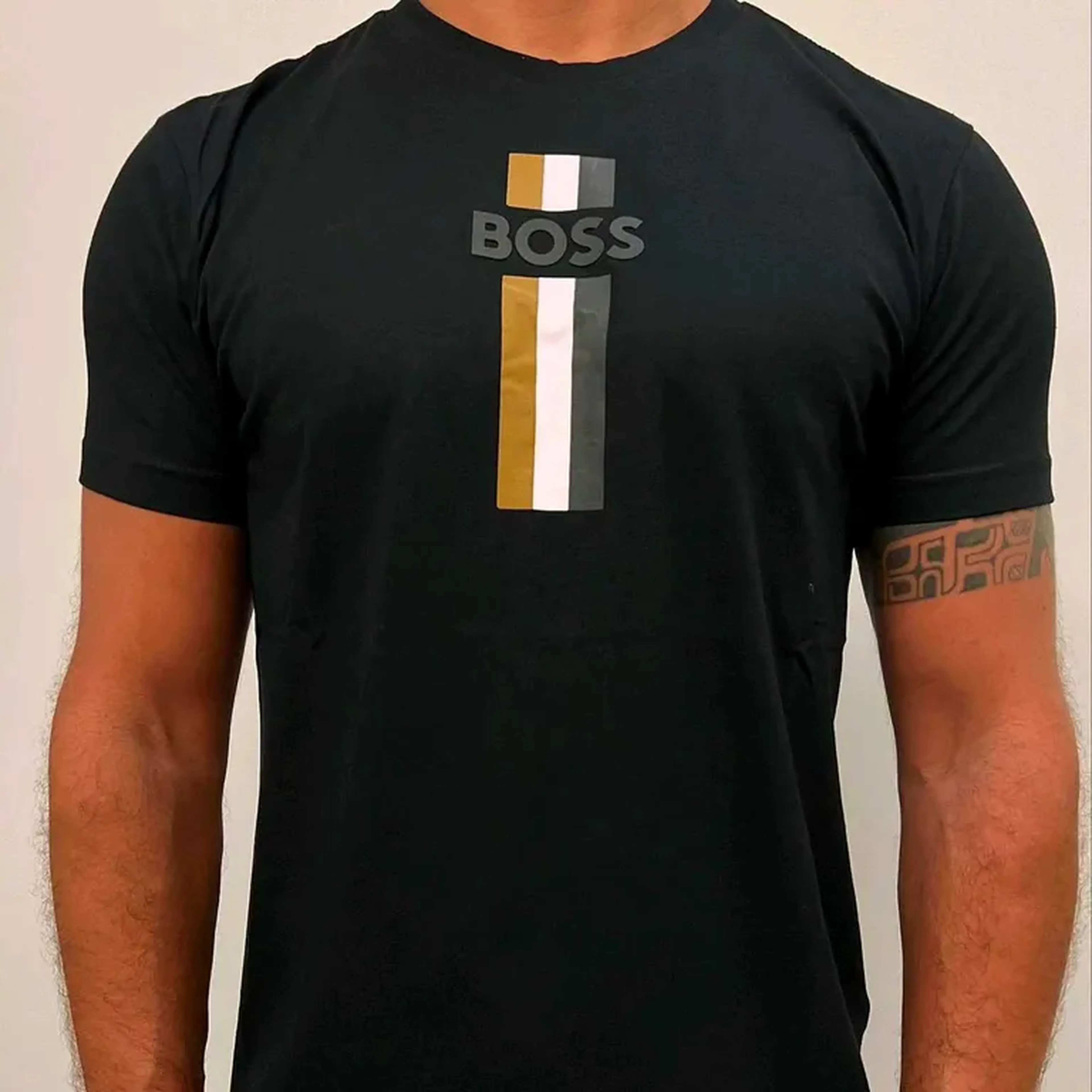Camiseta Boss logo centro preta G imagem