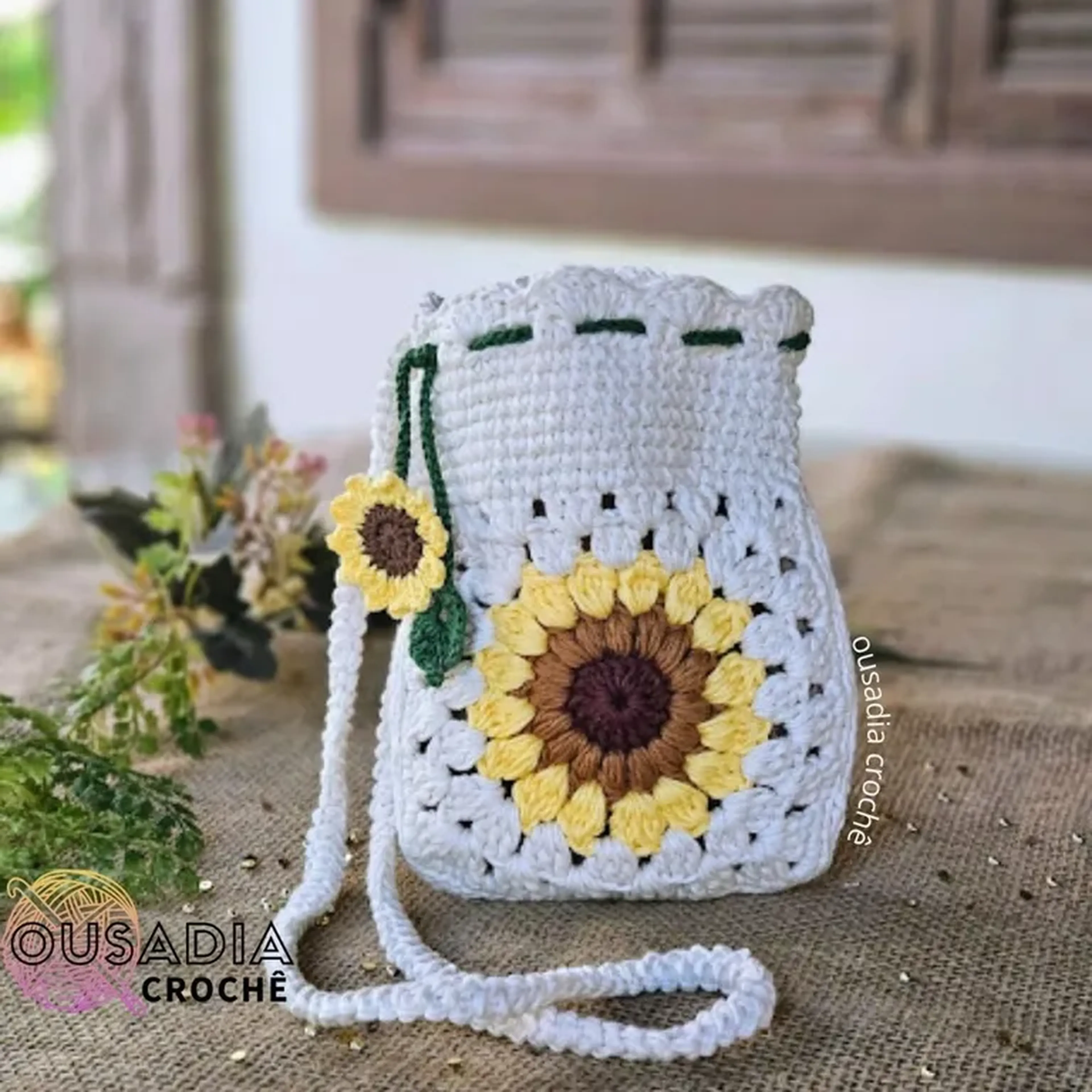 Bolsa Tiracolo Girassol Crochê imagem