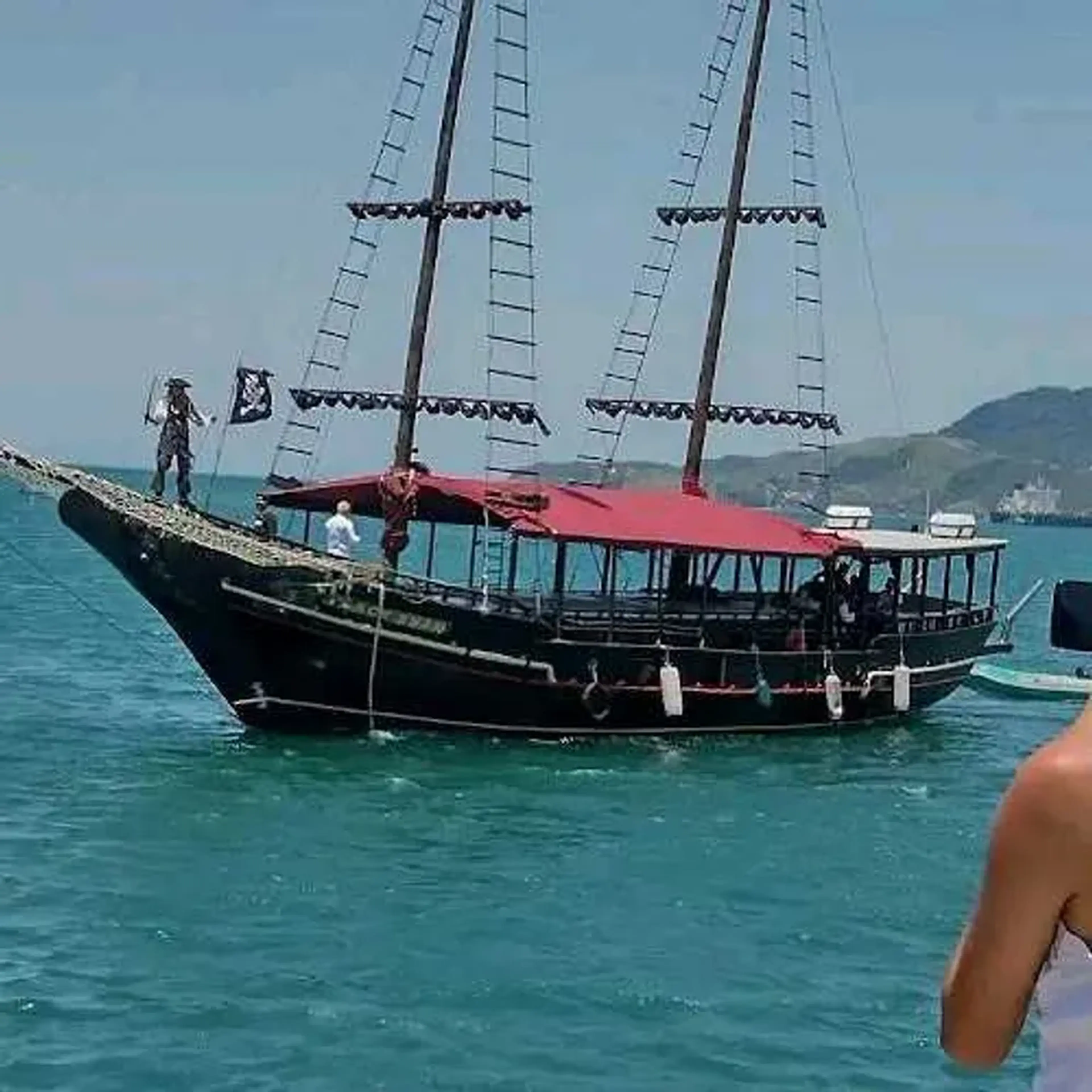 PASSEIO DE ESCUNA ( Jabaquara e Fome ) EM ILHABELA imagem