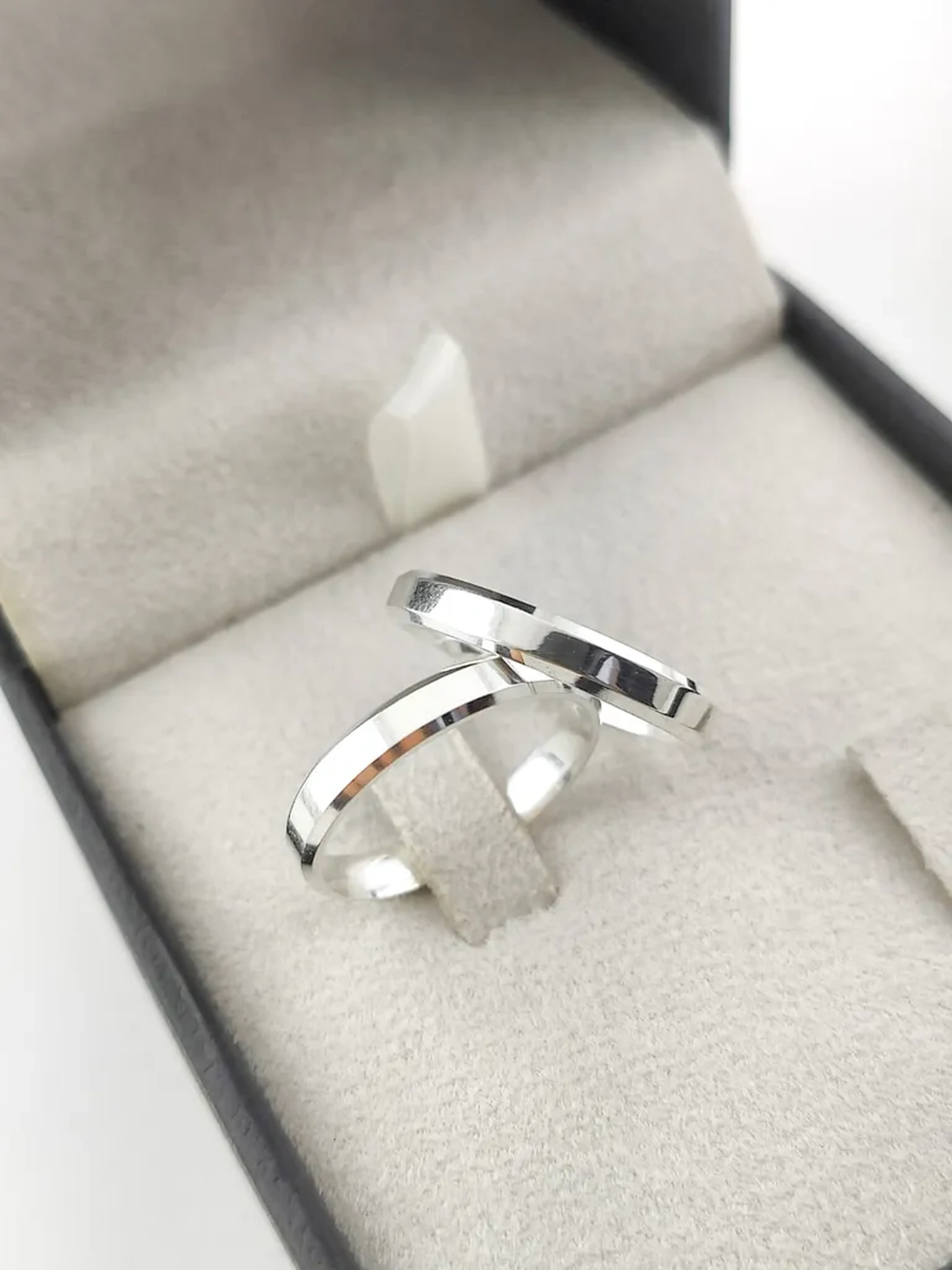 PAR DE ALIANÇA 3 MM POLIDA CHANFRADA imagem