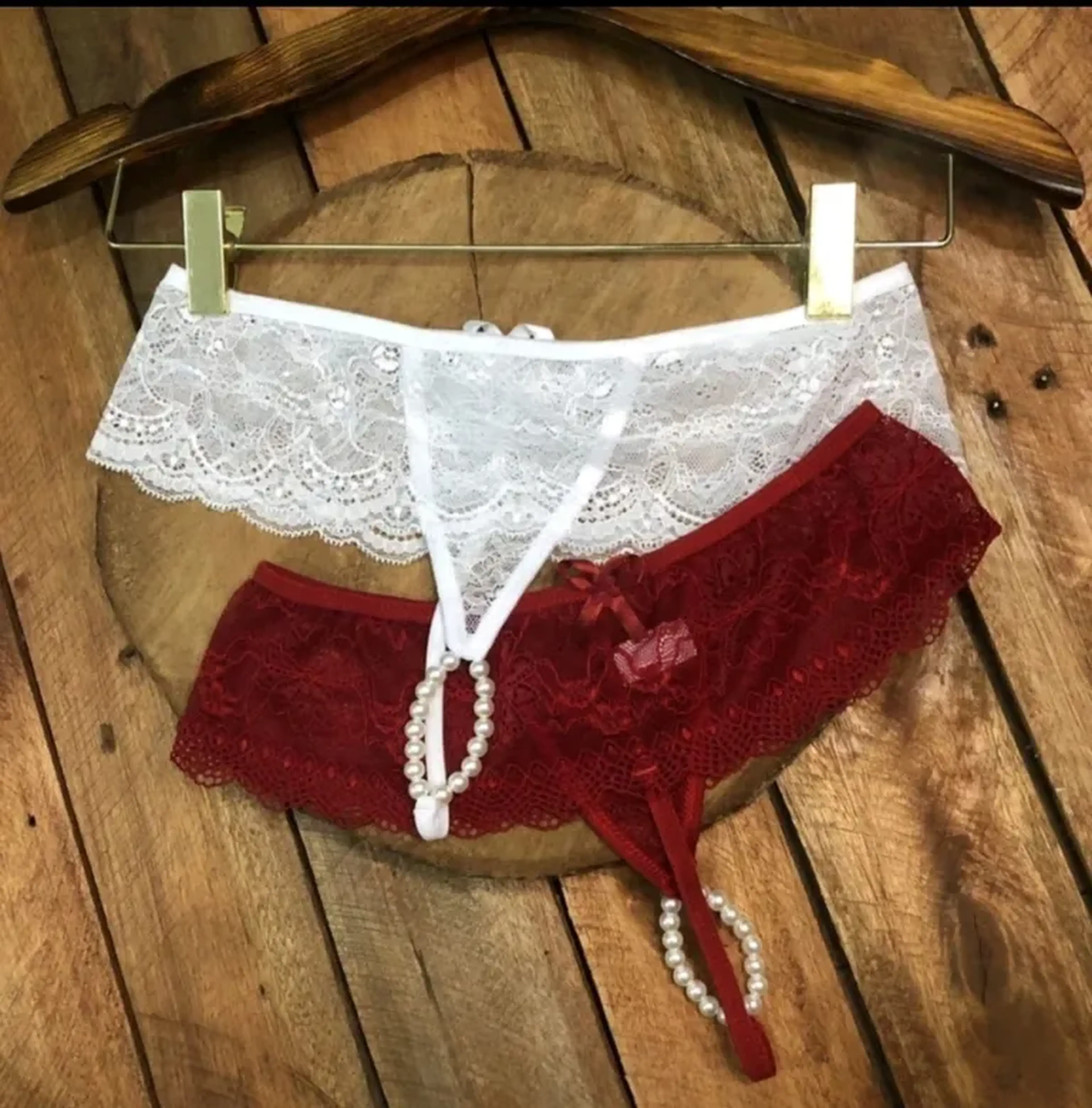 Calcinha rendada com pérolas Taylandesa Branca G imagem
