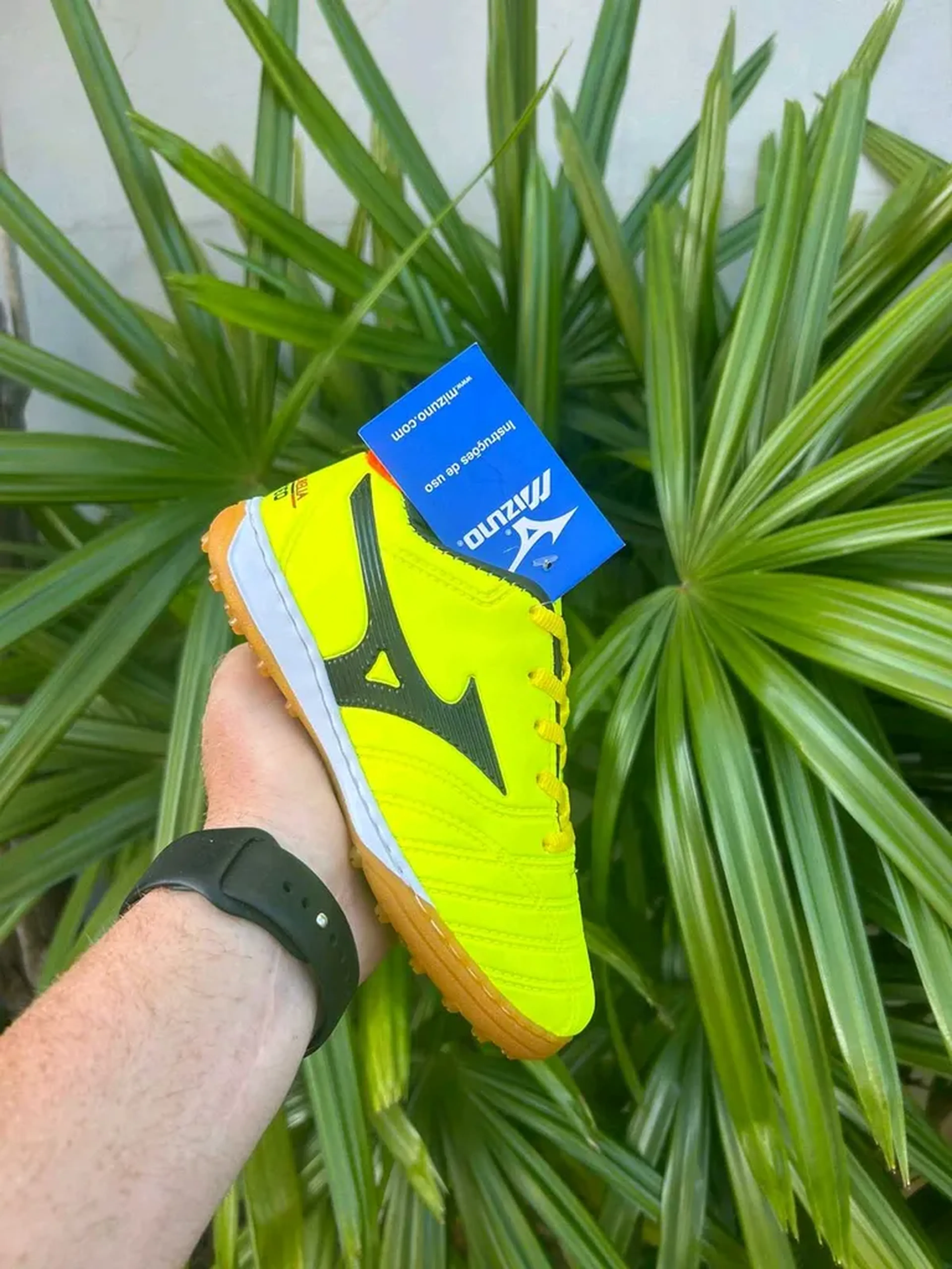 Tênis Futsal Mizuno infantil imagem