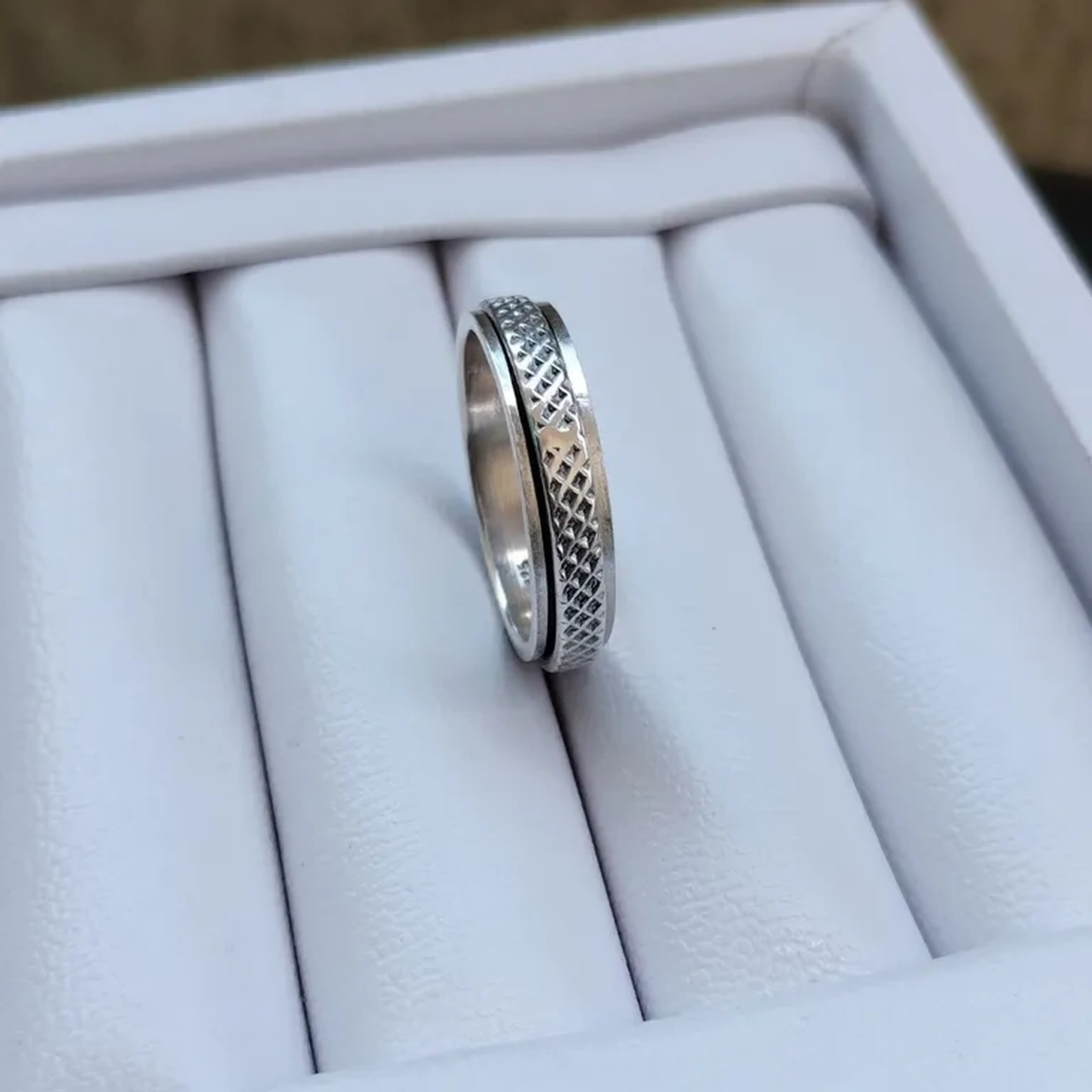 Anel Giratório Masculino em Prata 925 imagem