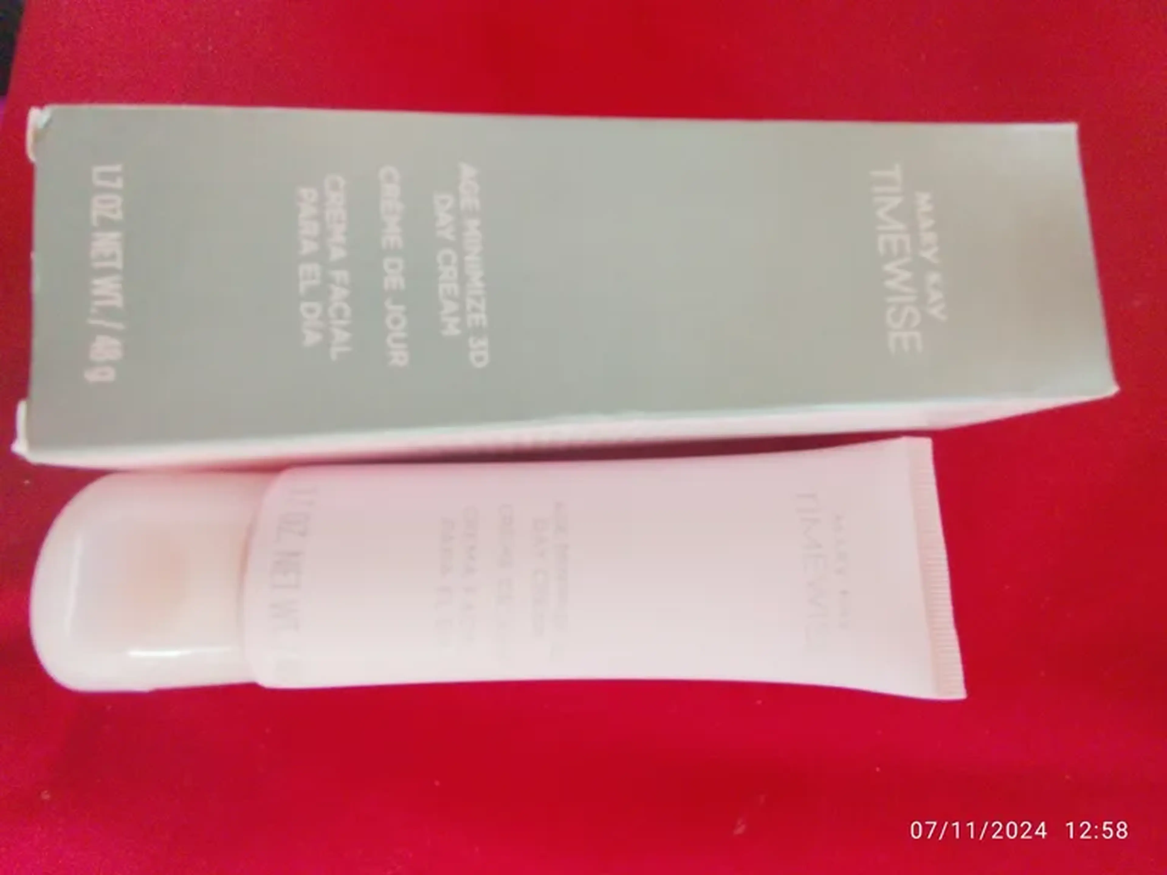 Creme facial para o dia hidratante imagem