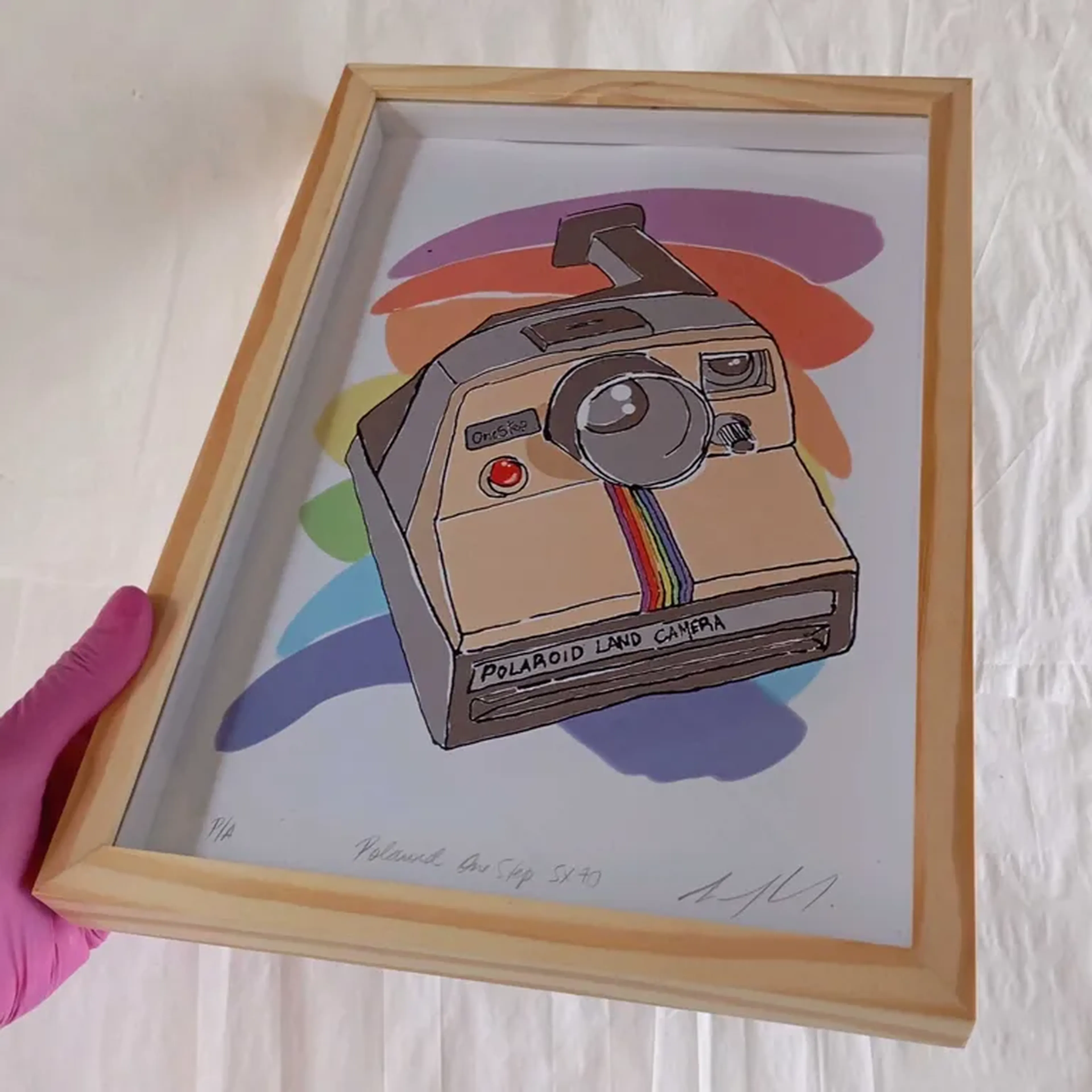 We Love Cameras - Polaroid SX70 - 21x30 cm moldura alta imagem