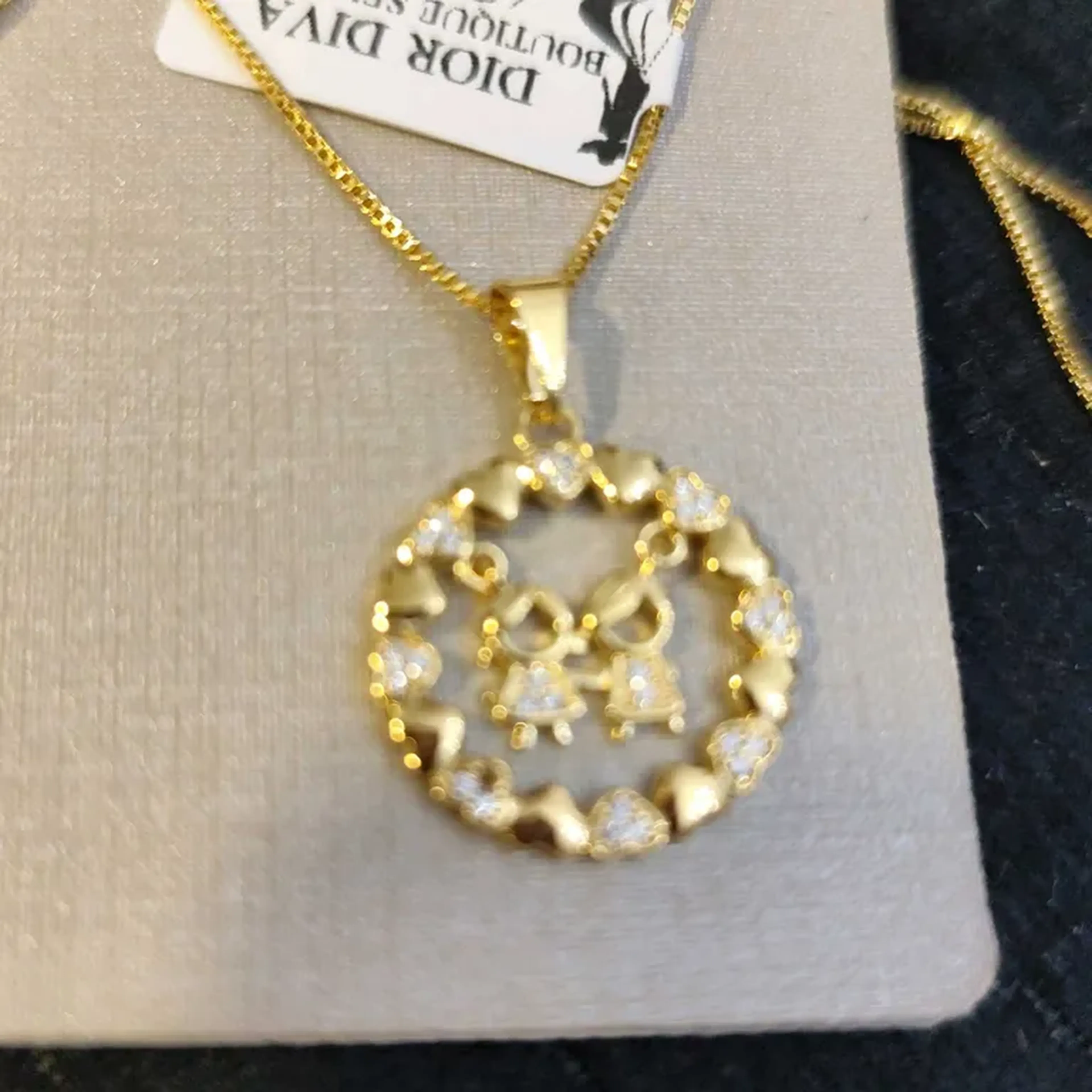 colar menino menina folheado a ouro 18k cravejado com zircônias imagem