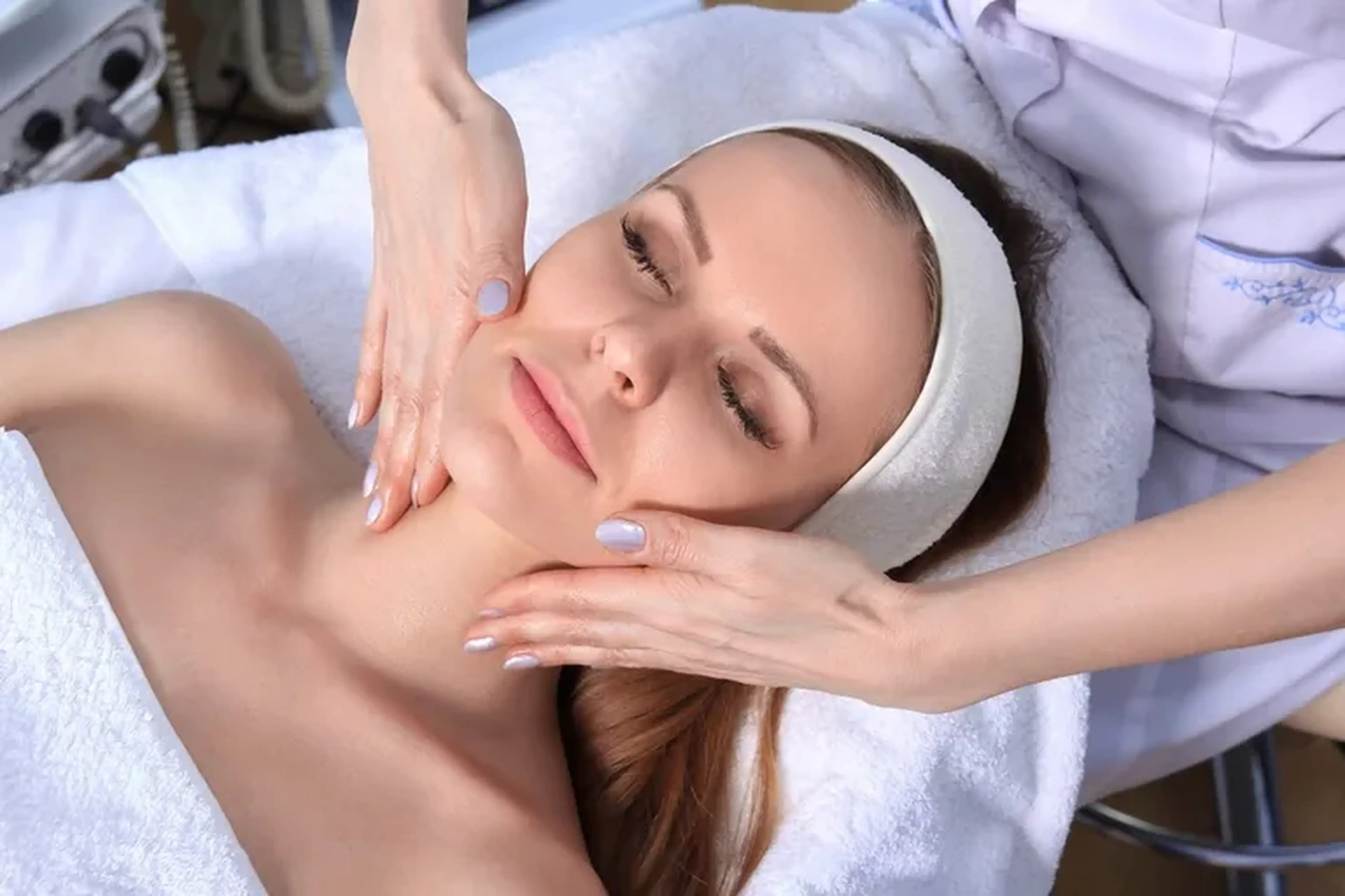 Limpeza Facial + Drenagem Linfática imagem