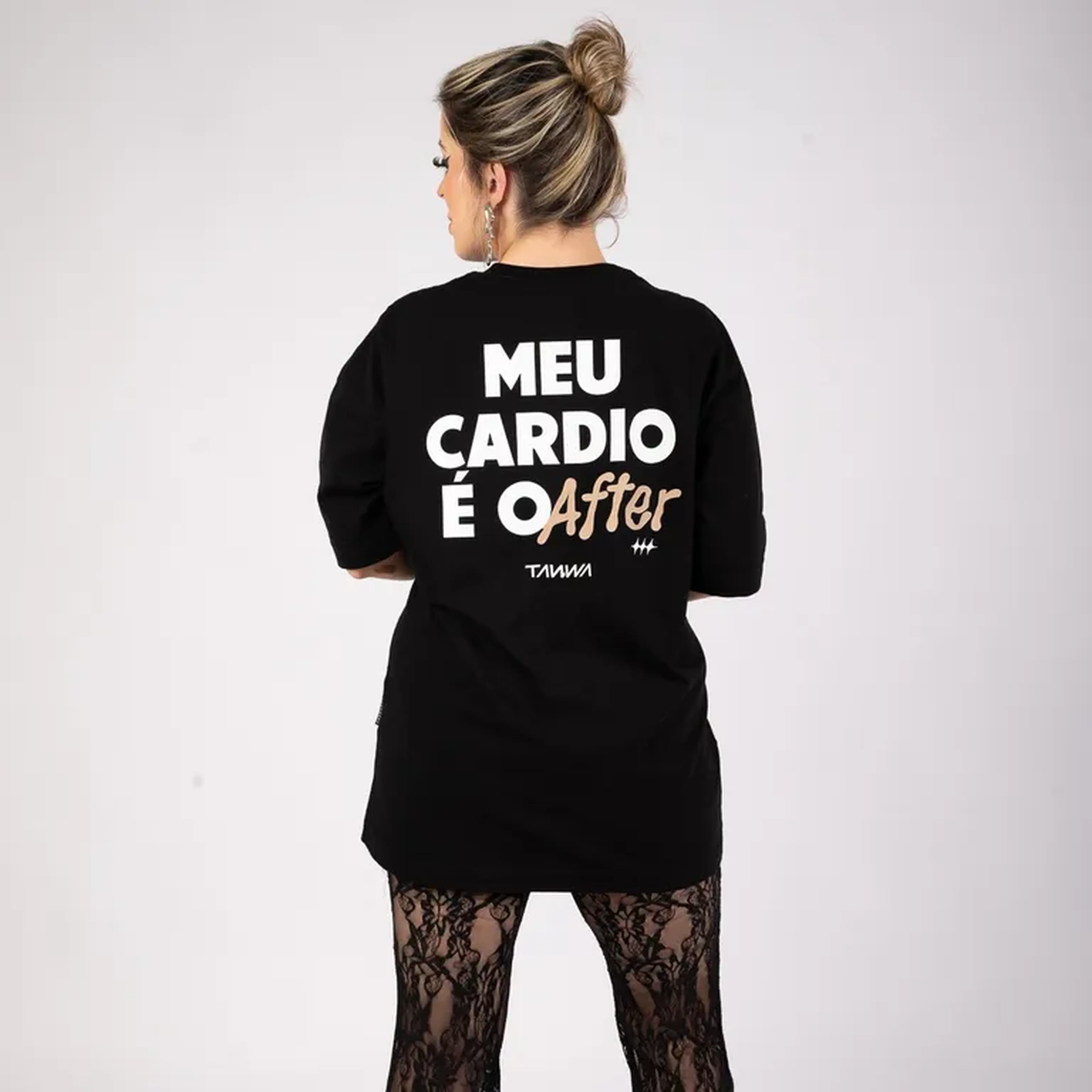 Camiseta Oversized Meu Cardio é o After Unissex 🏃🏼‍♀️ imagem