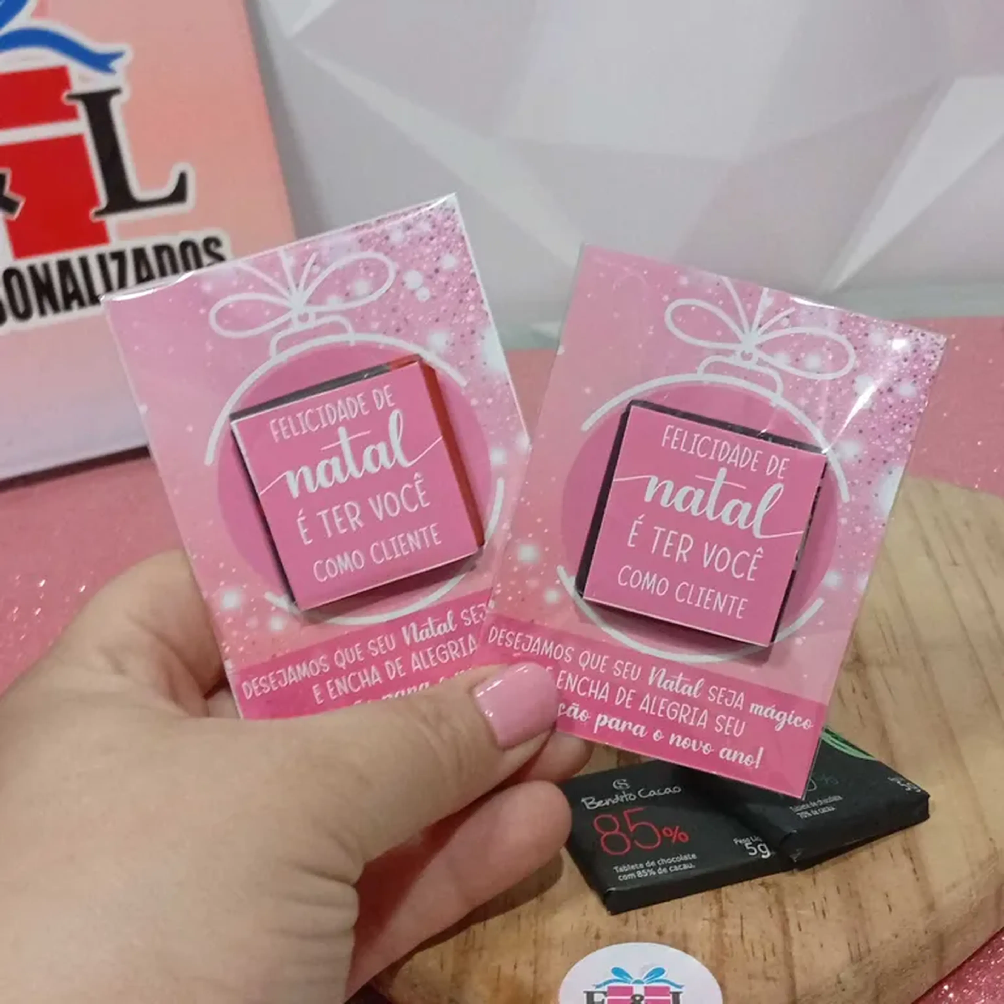 Tag com chocolate - Lá creme imagem