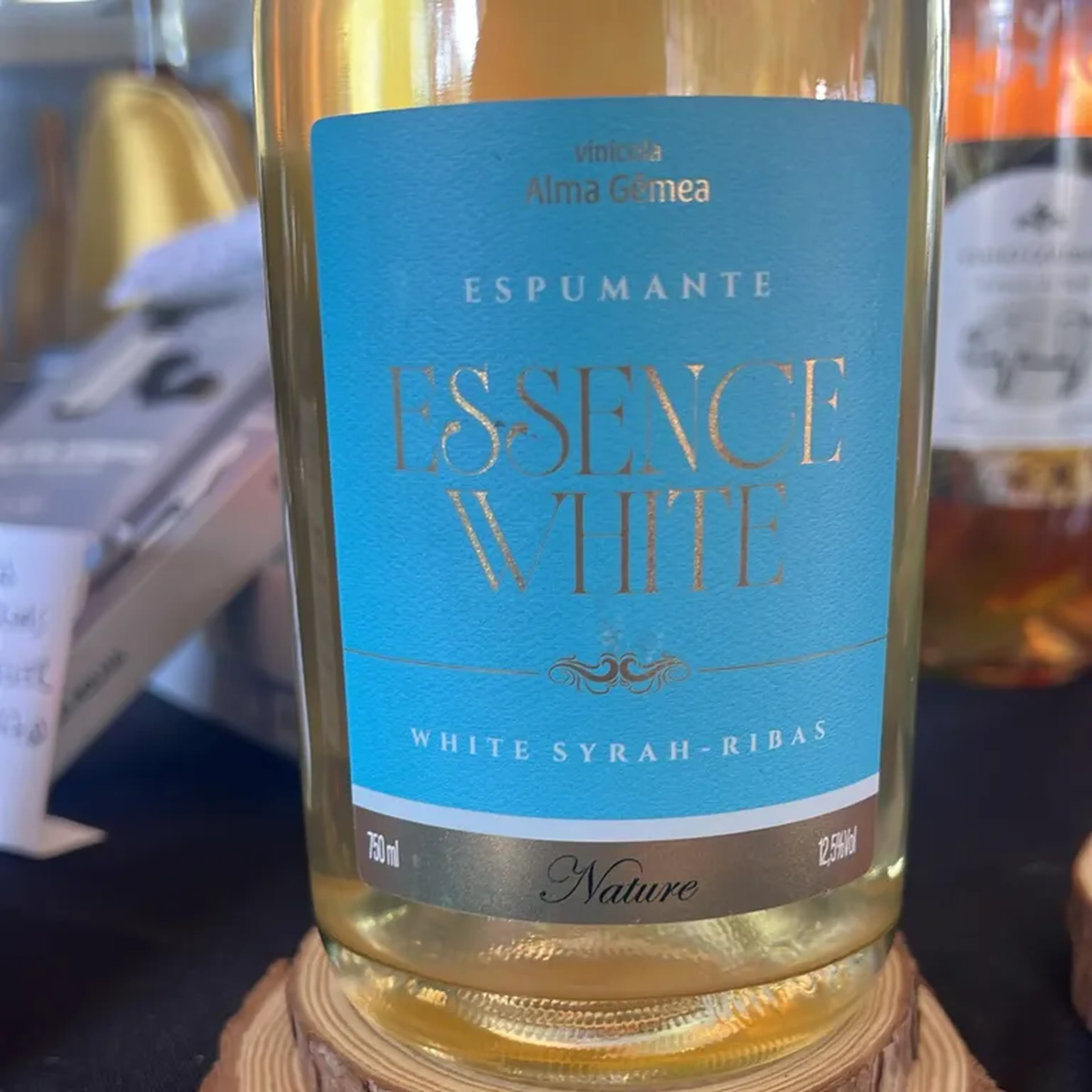 Essence White imagem