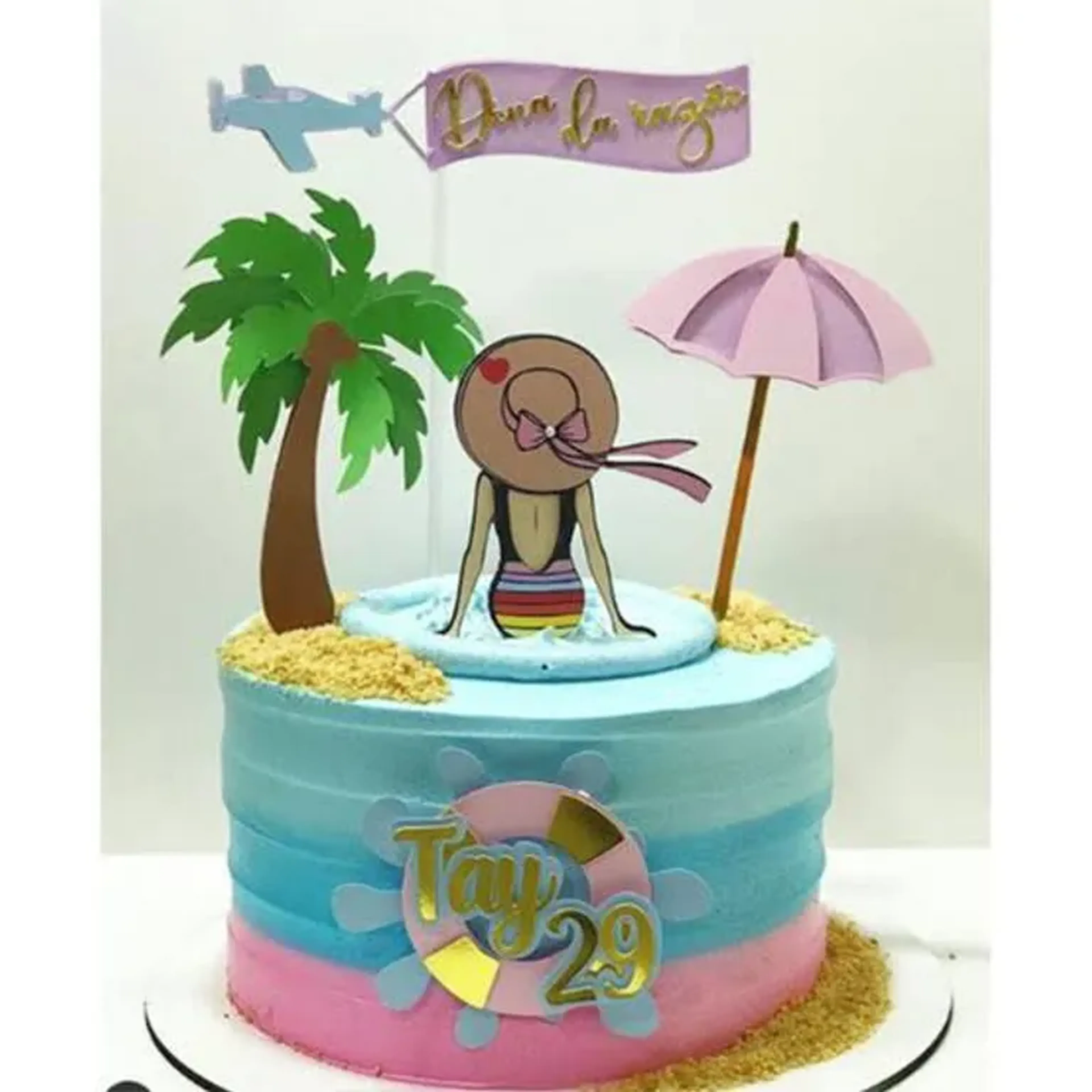 AREQUIVO DE CORTE TOPO DE BOLO MULHER NA PRAIA EM CAMADAS imagem