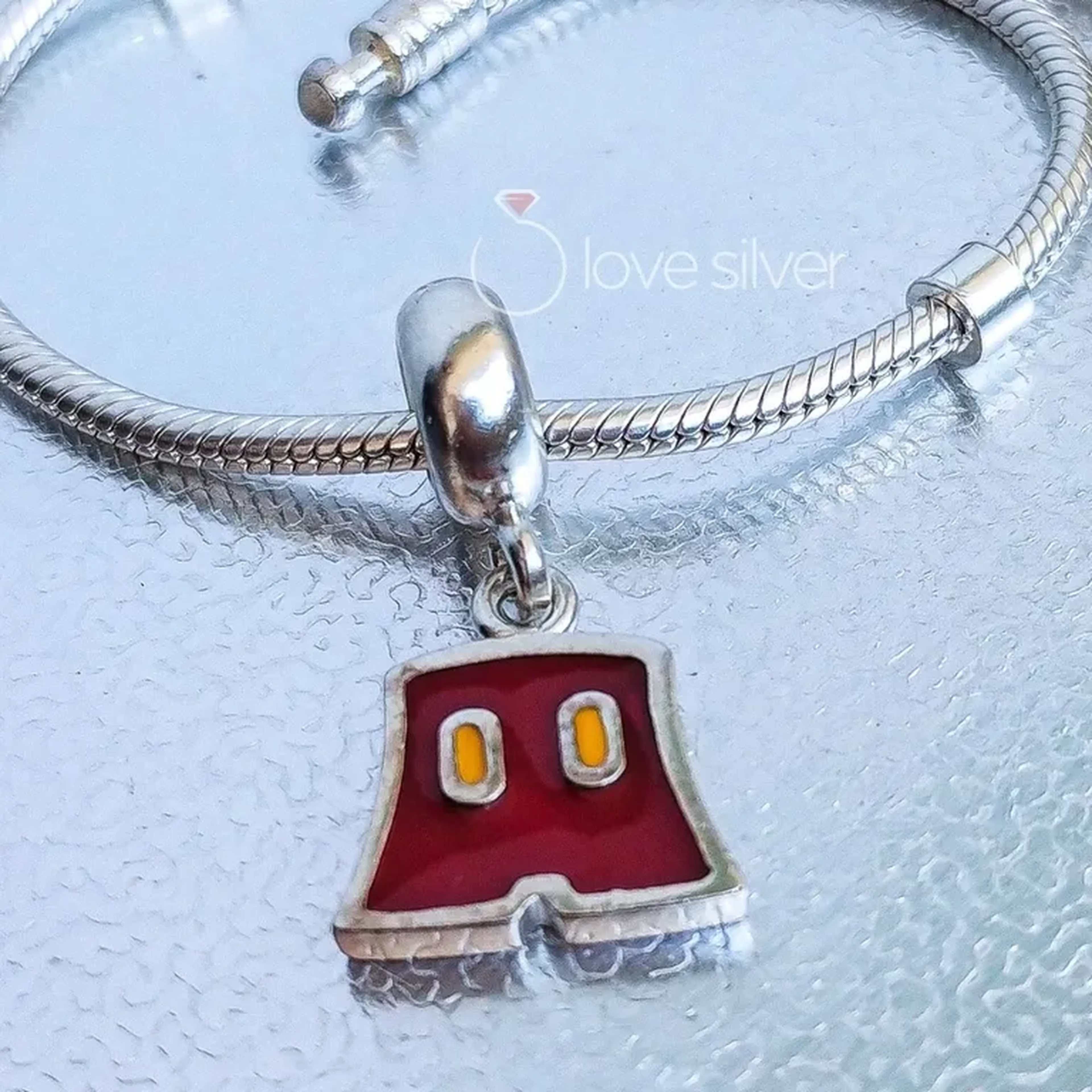 Berloque Shorts do Mickey Mouse em Prata 925 com Resina Colorida imagem