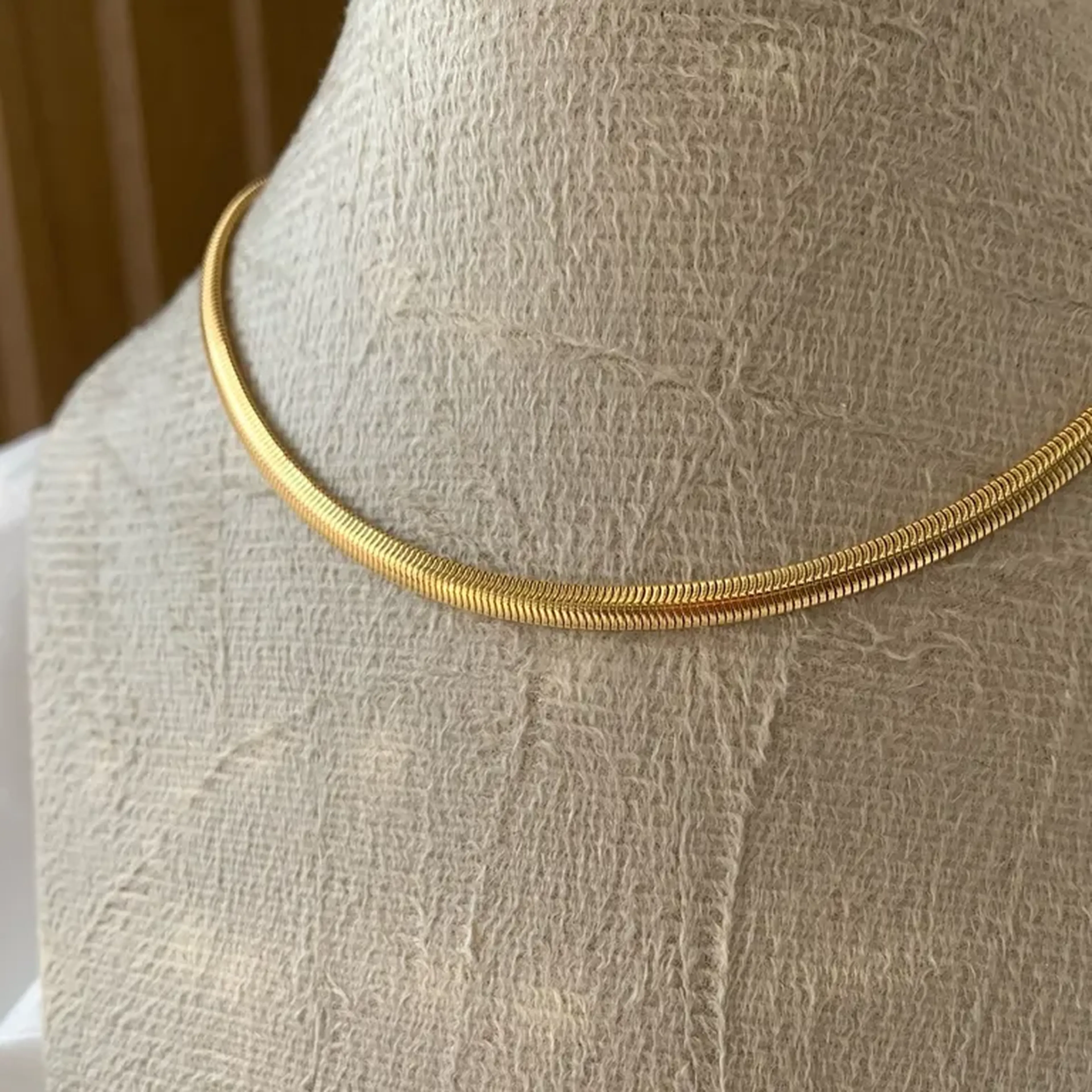 Colar em malha Lacraia imagem