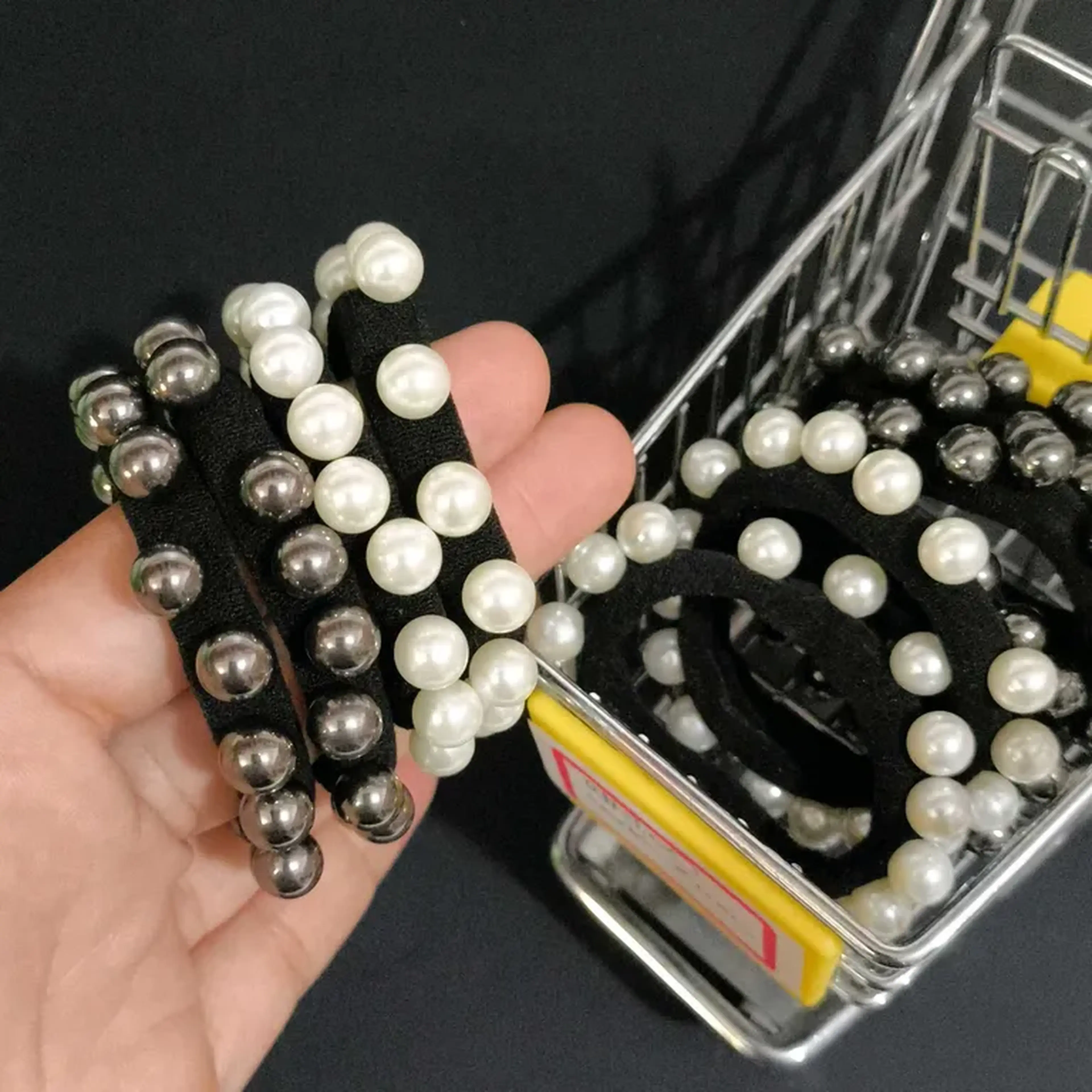Xuxinha de meia com pérolas imagem