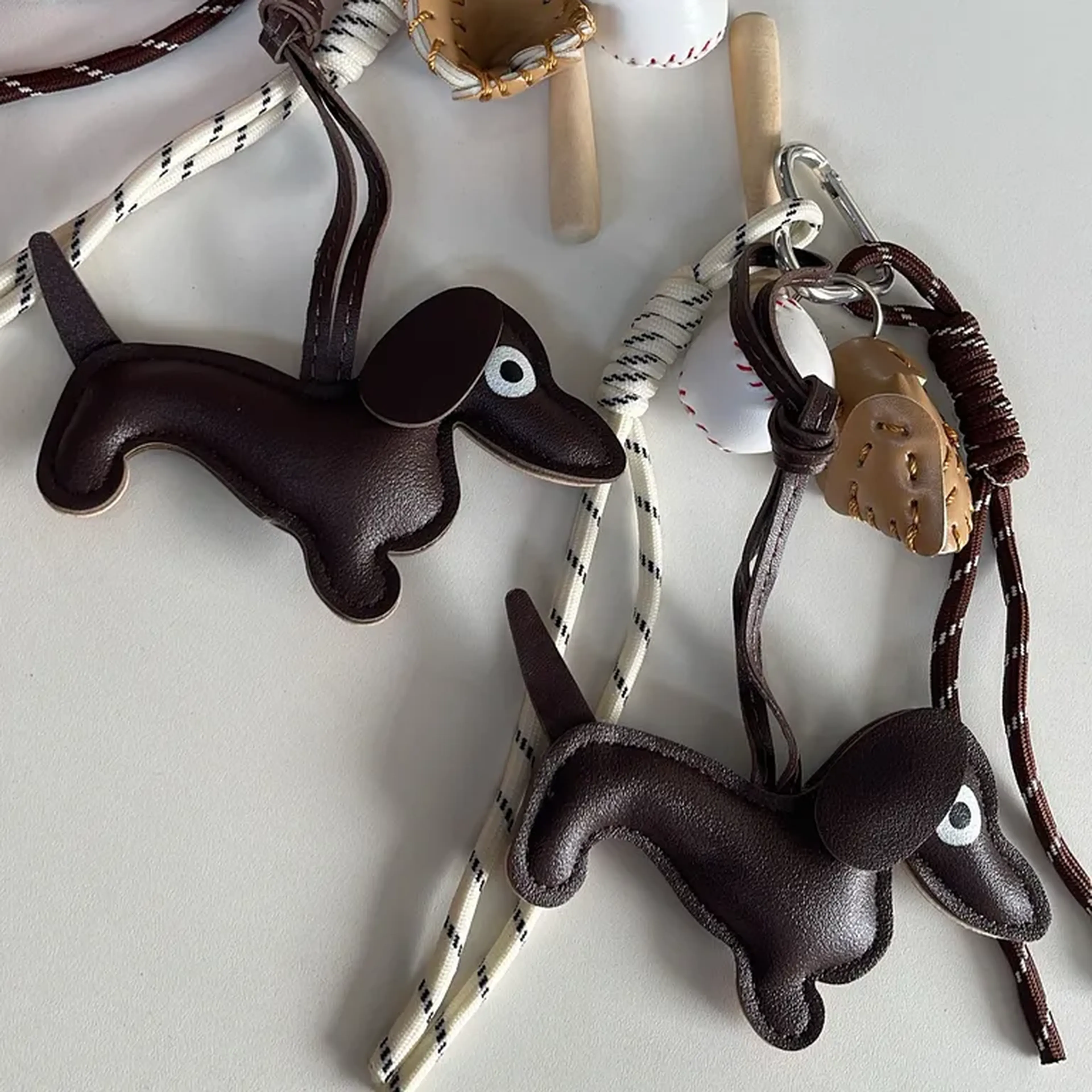 Charms cachorro salsicha bola imagem