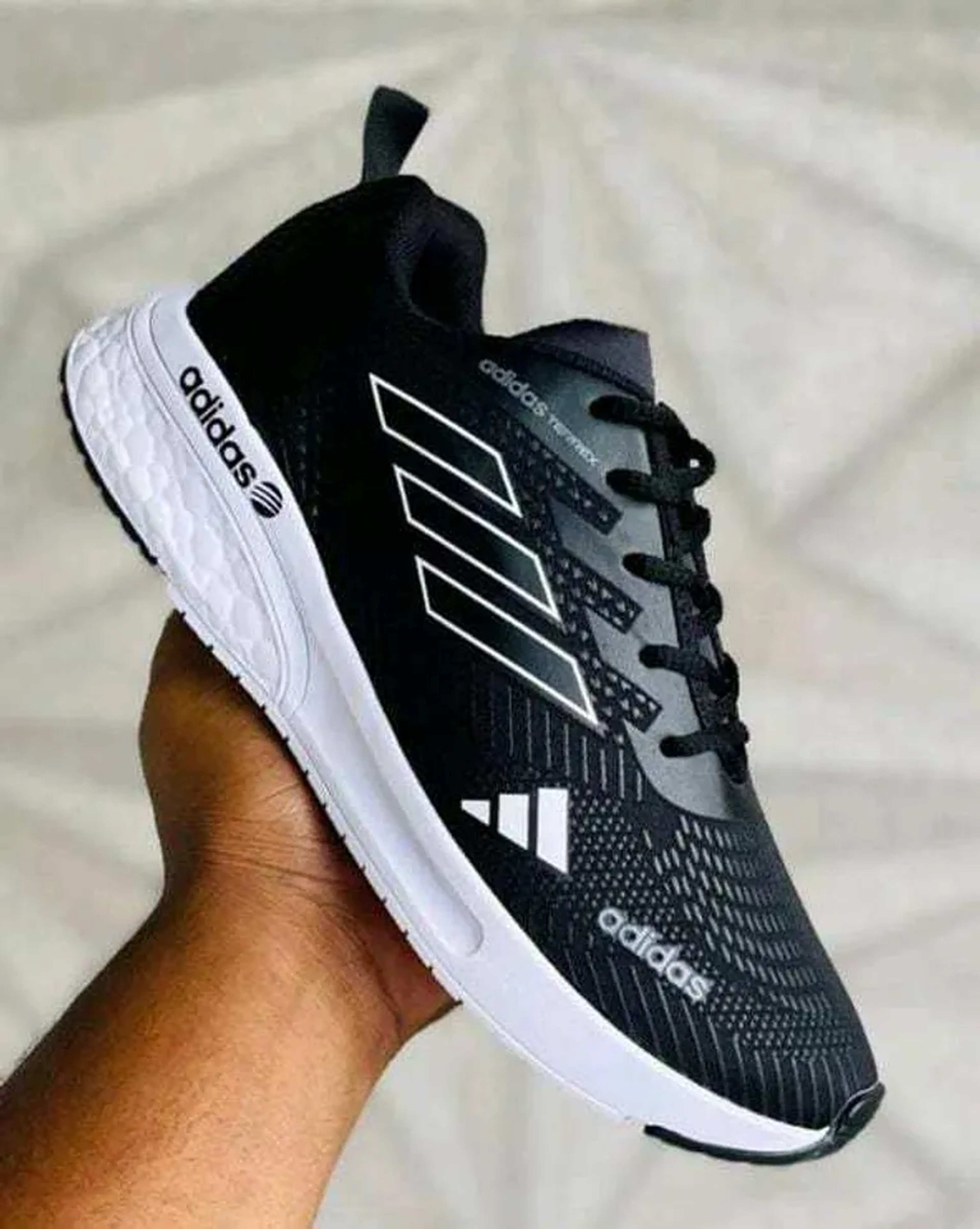 Tênis Esportivo imagem