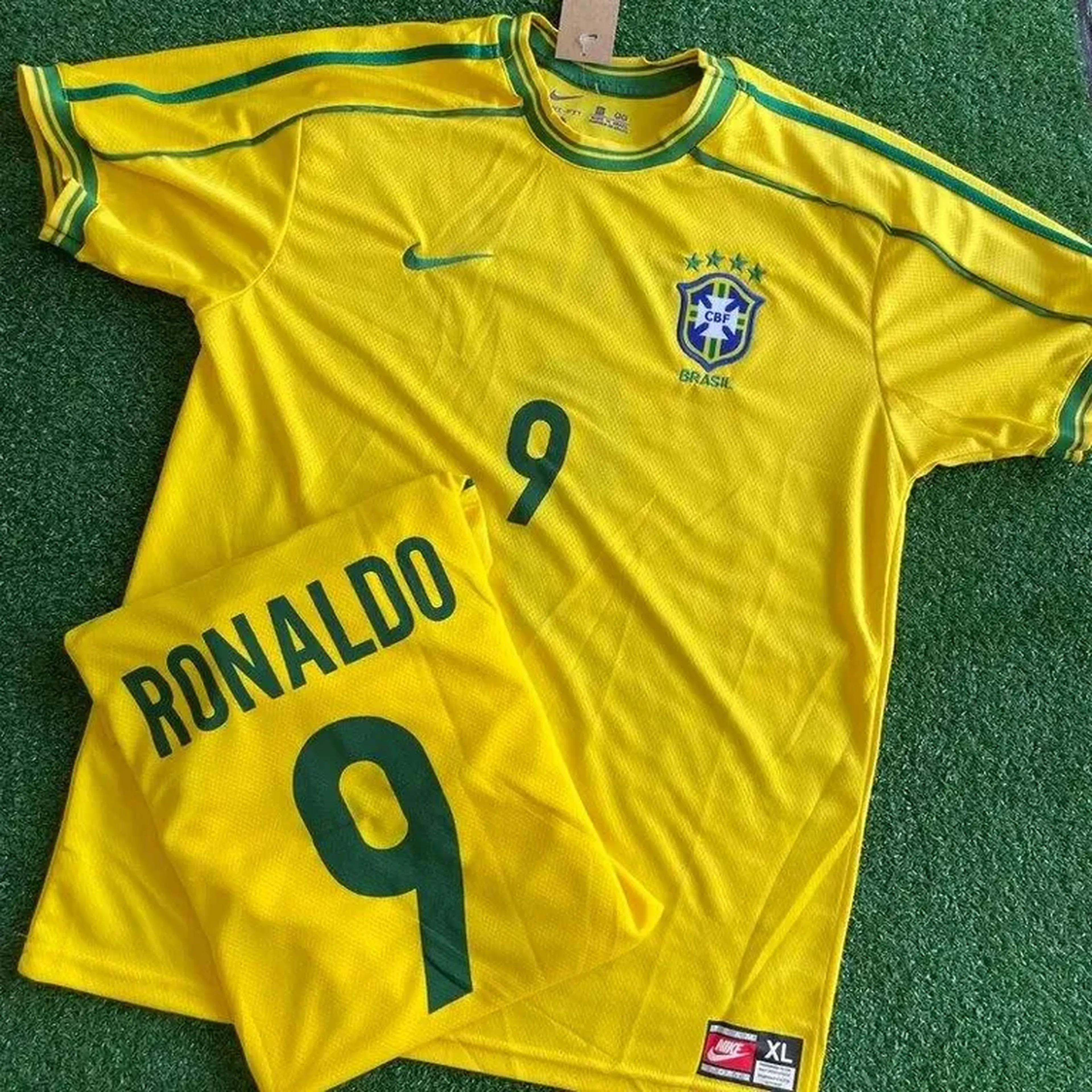 Camisa Nacional Premium Brasil Amarela Ronaldo Retrô 1998 imagem