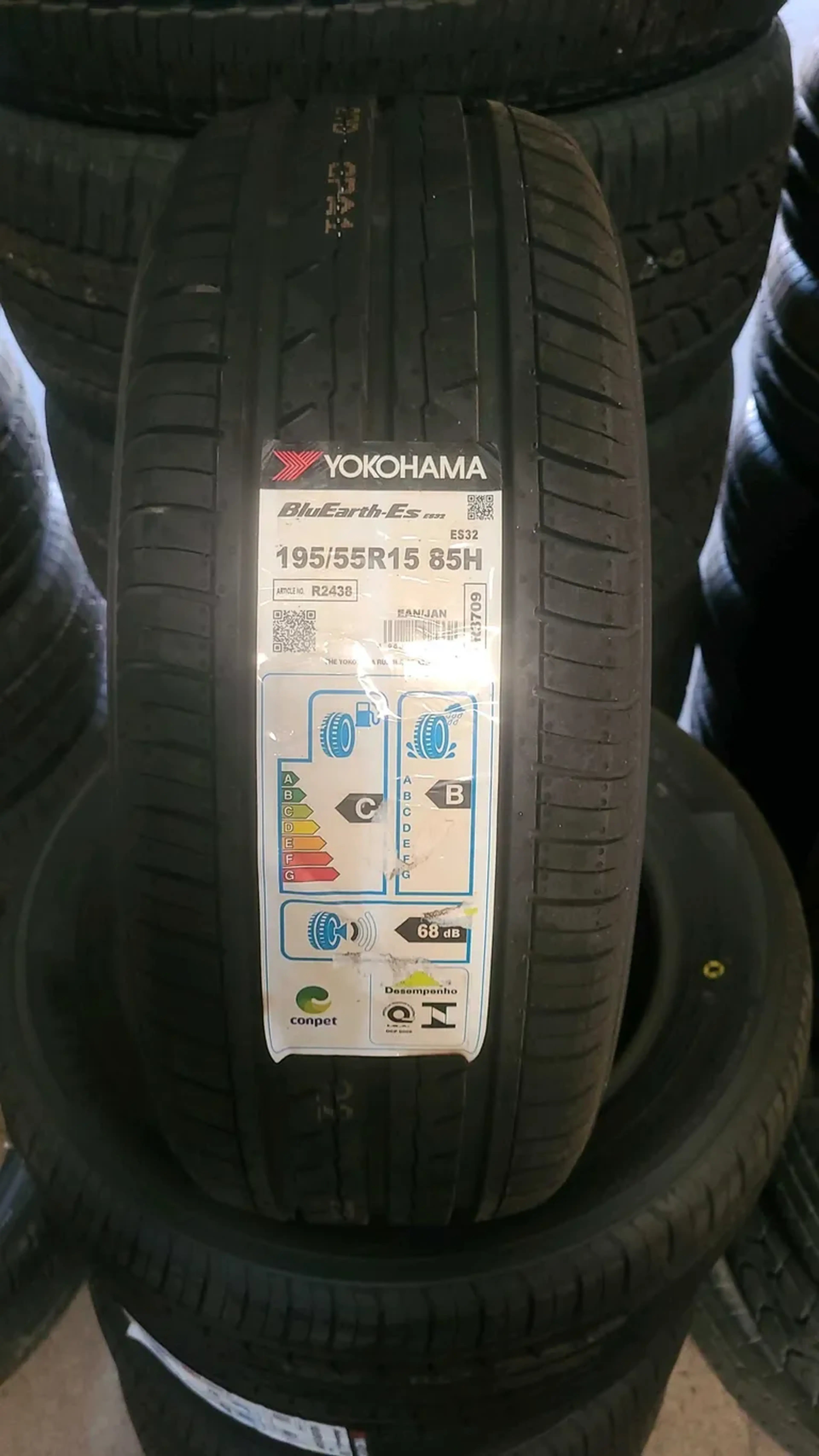 195 55R15 Yokohama Es32 imagem