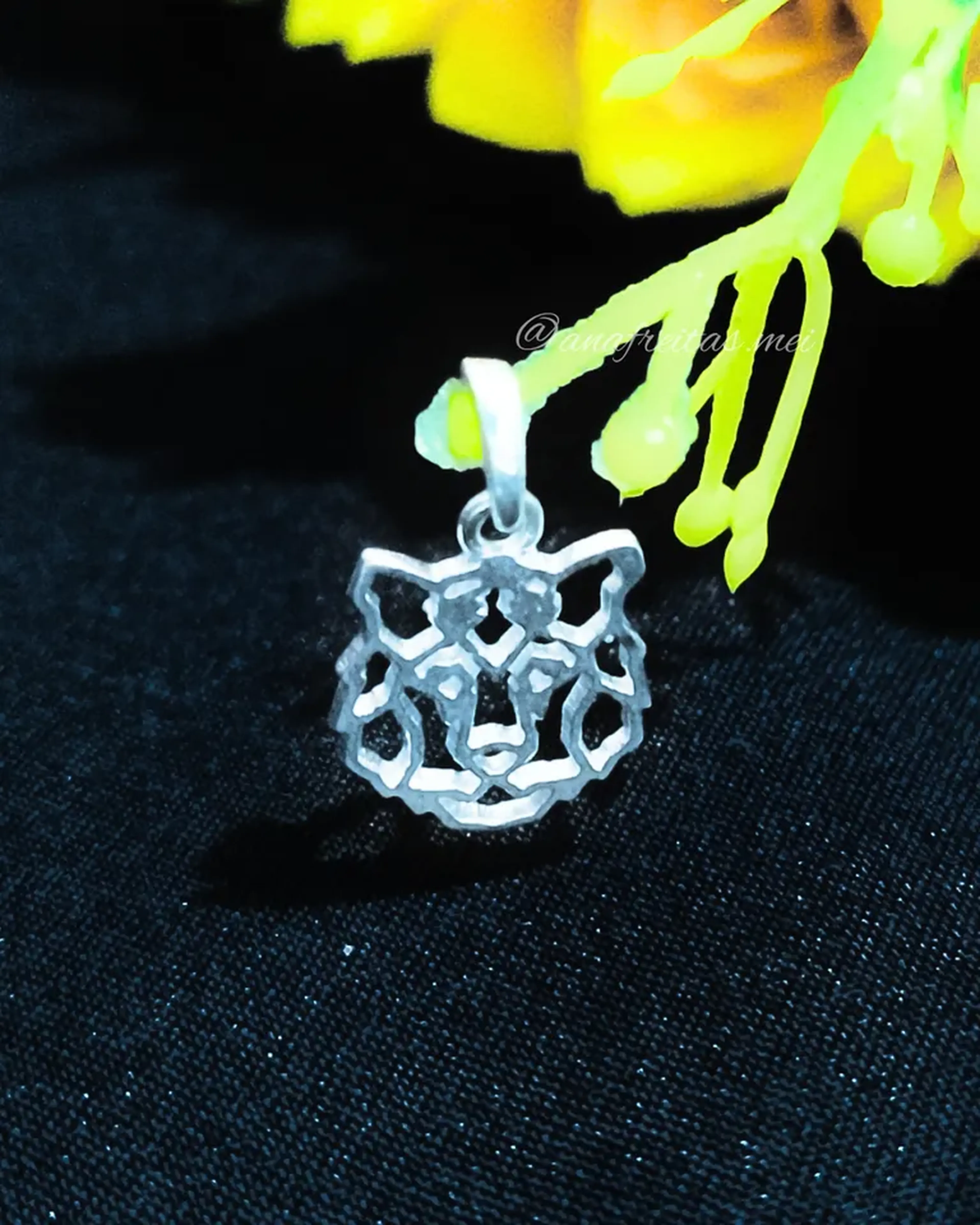Pingente de Lobo em Prata 925 – O guardião da alma selvagem imagem