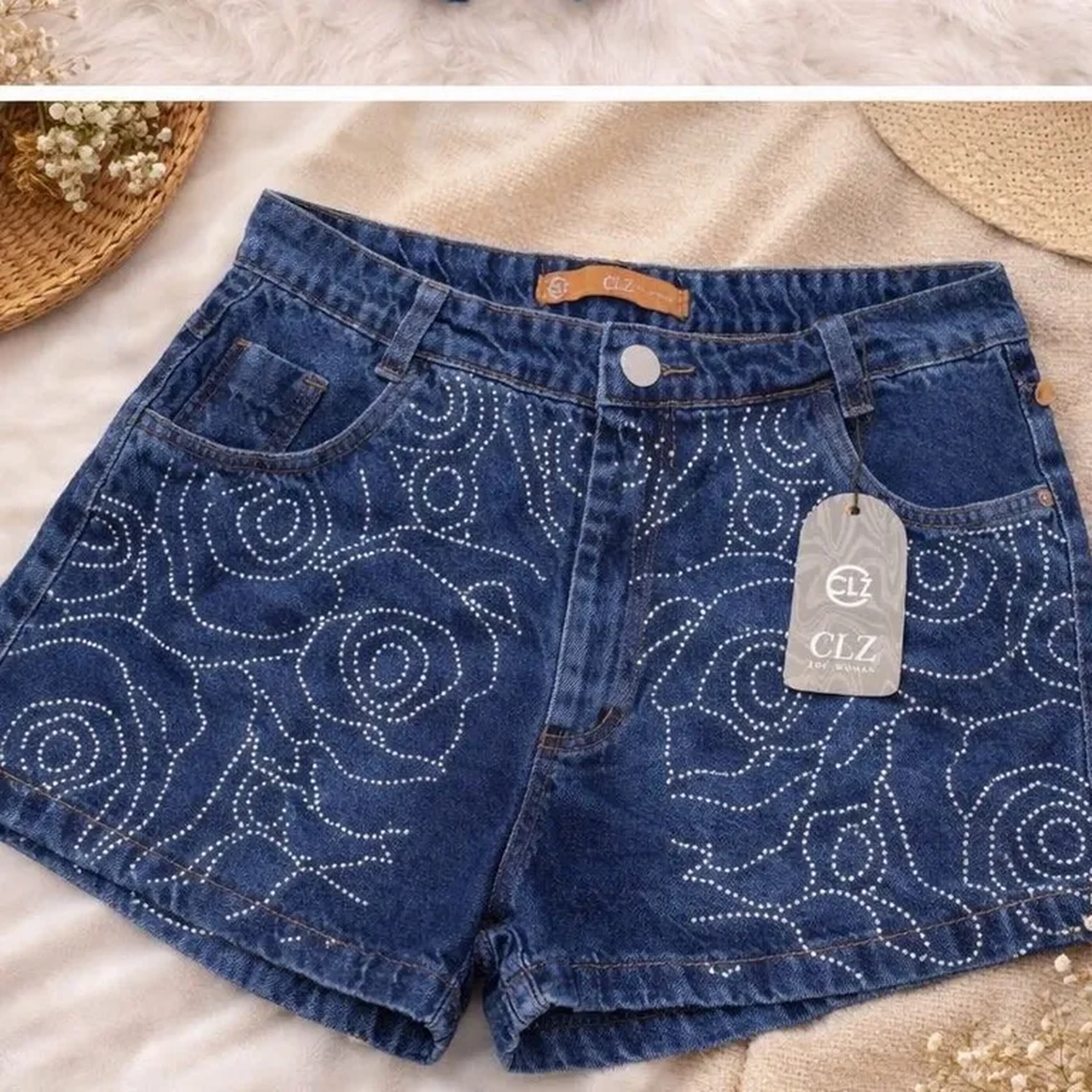 Shorts Jeans Brilho Chic imagem