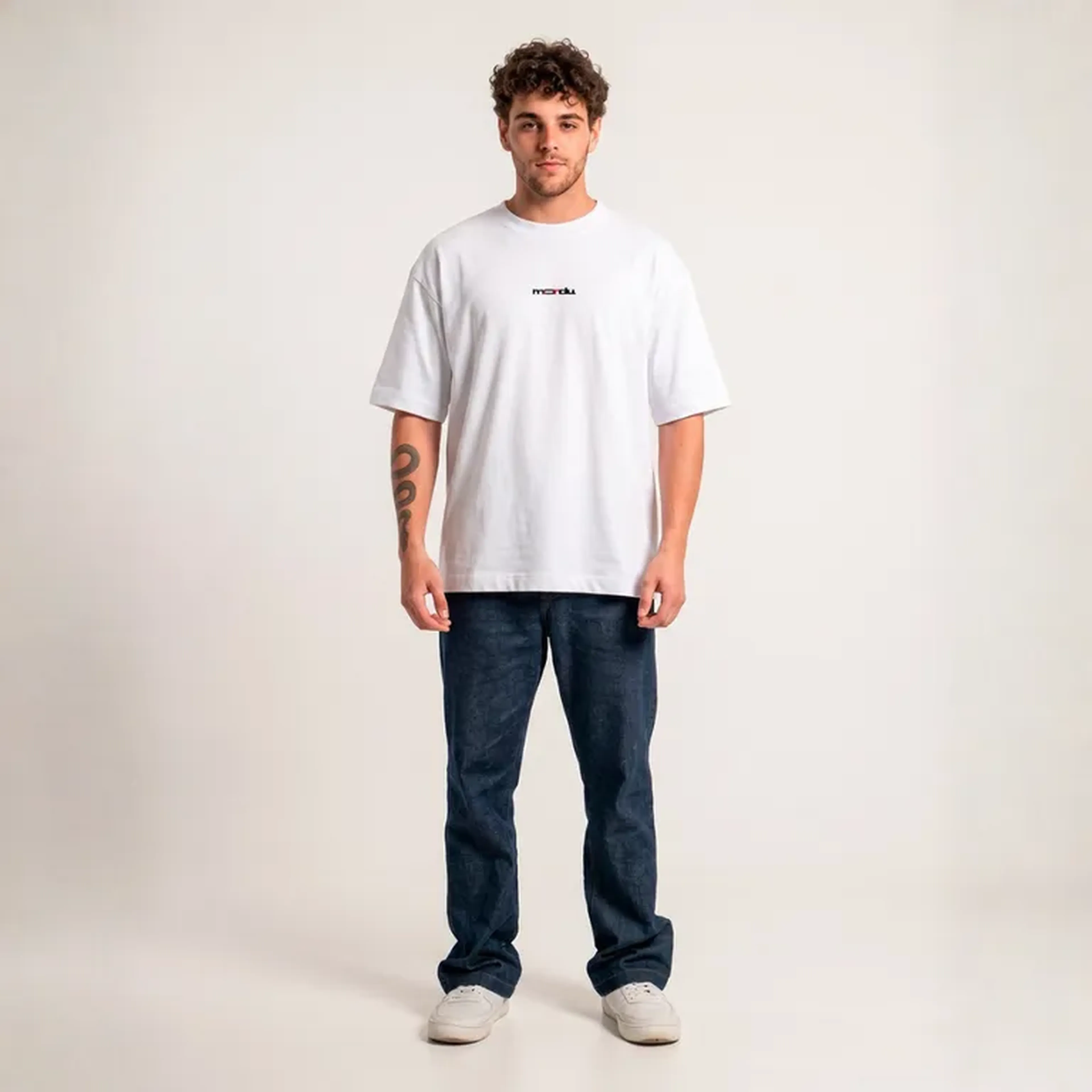 Oversized Essencial Branca imagem