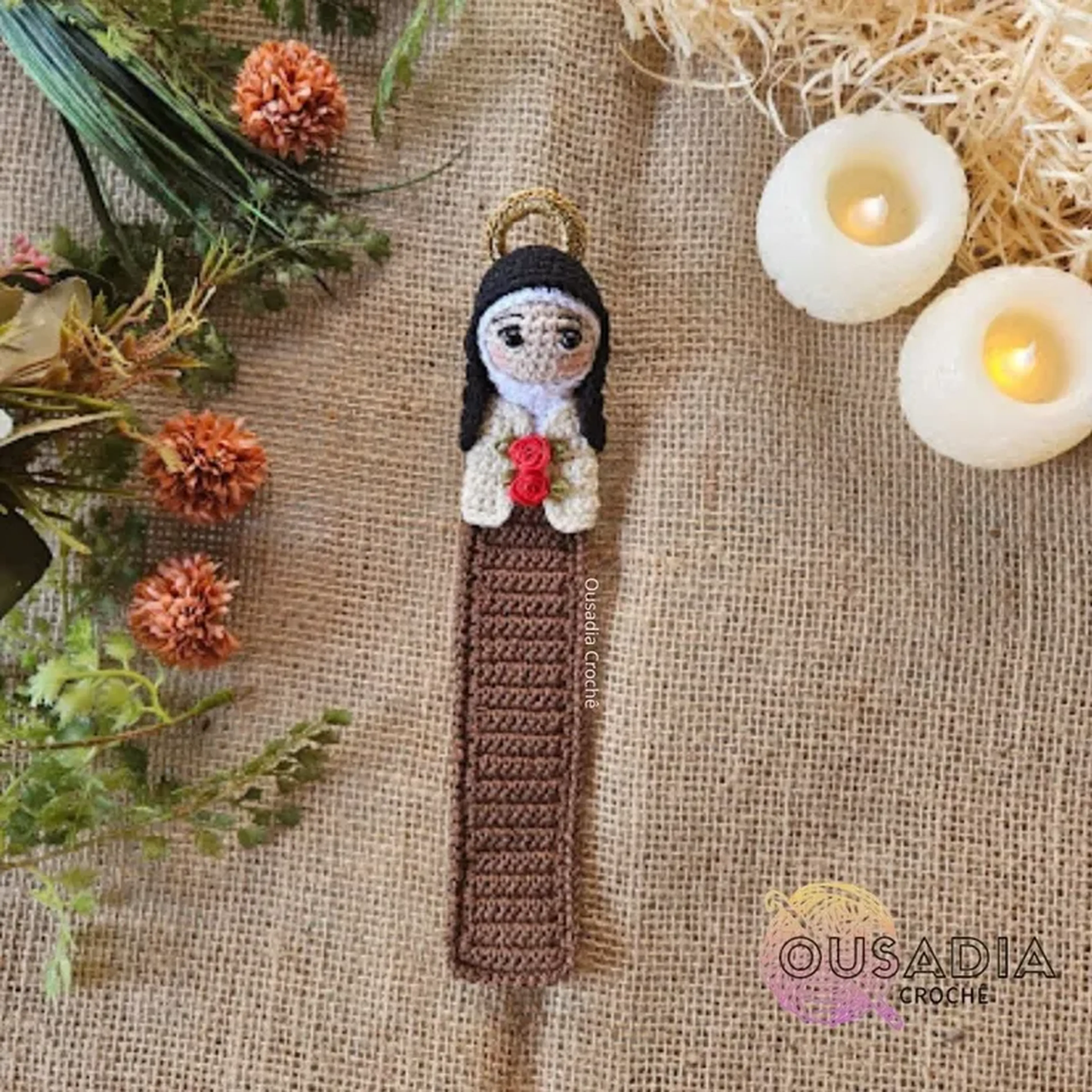 Marcador de Página Santa Terezinha Crochê Amigurumi imagem