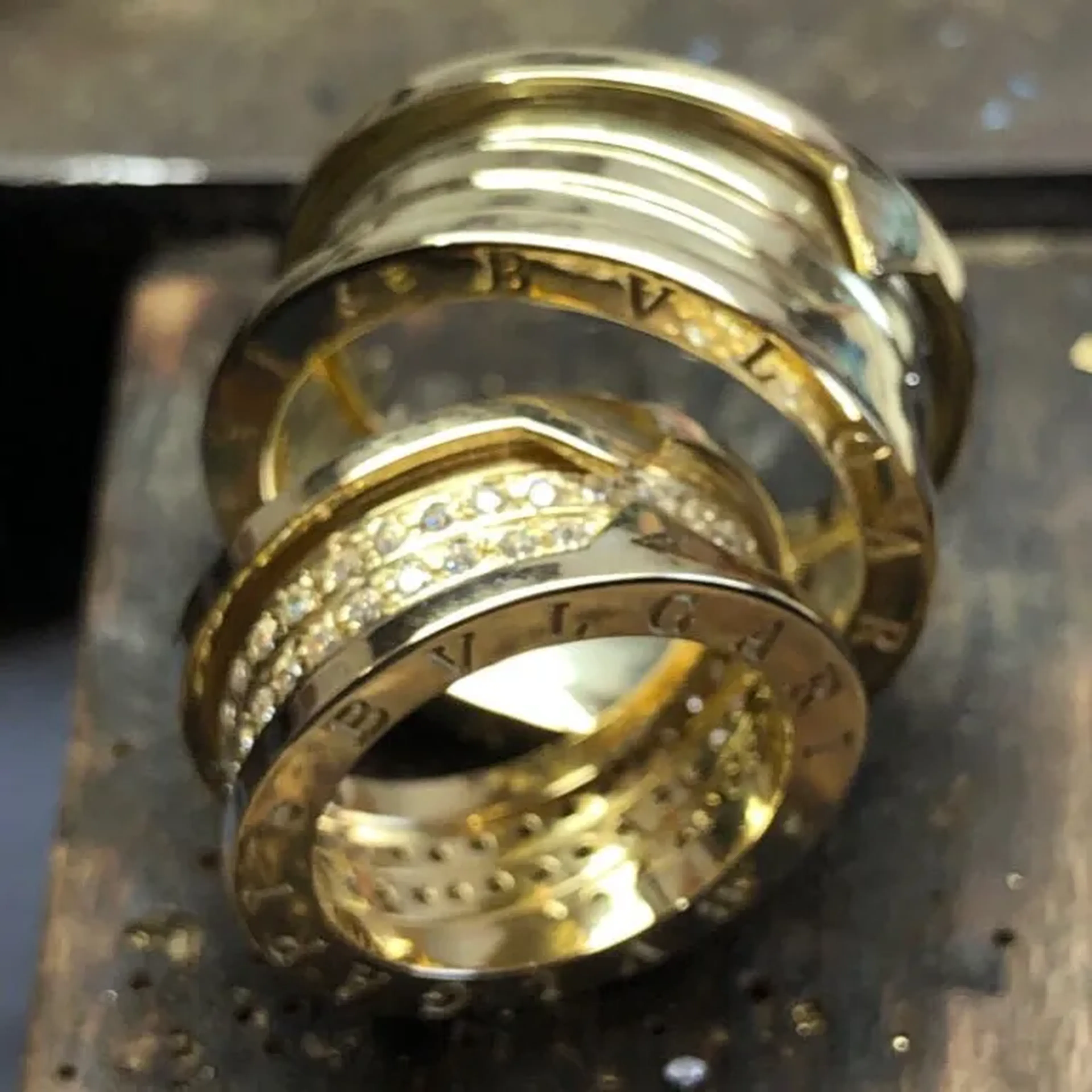 Par de alianças estilo Bulgari 10 mm imagem