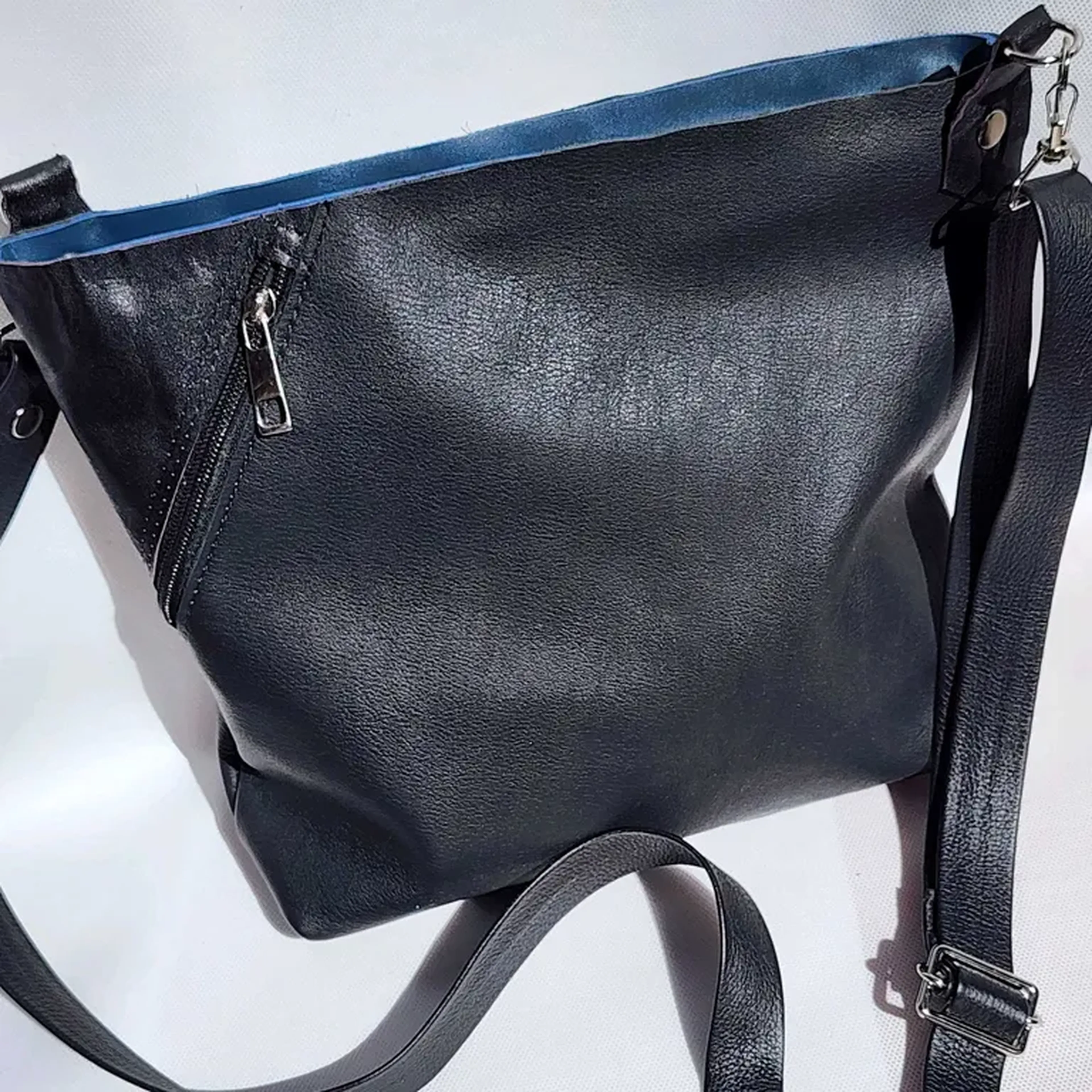 Bolsa Pisa em couro legítimo na cor preta imagem