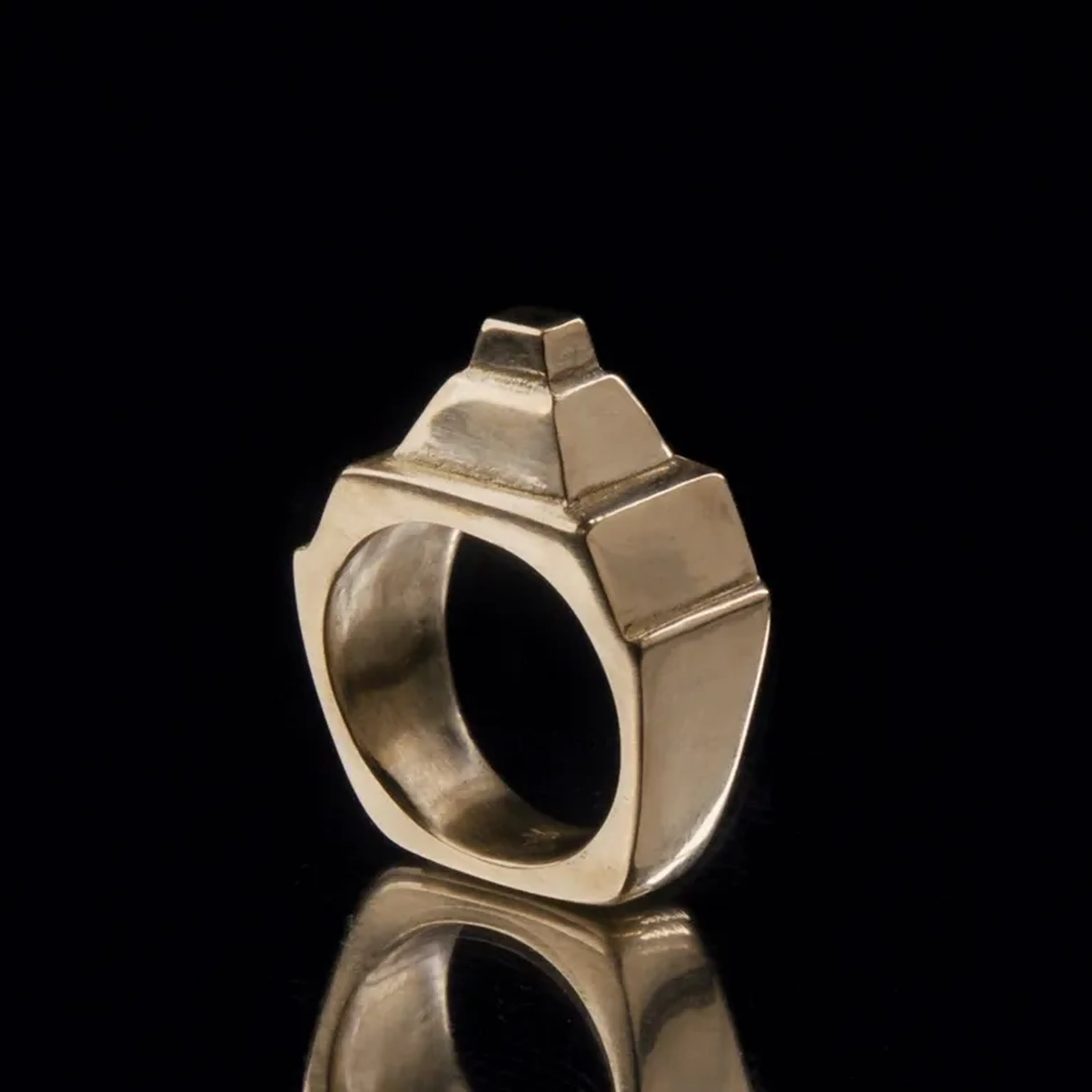 Anel Pirâmide - Dourado imagem