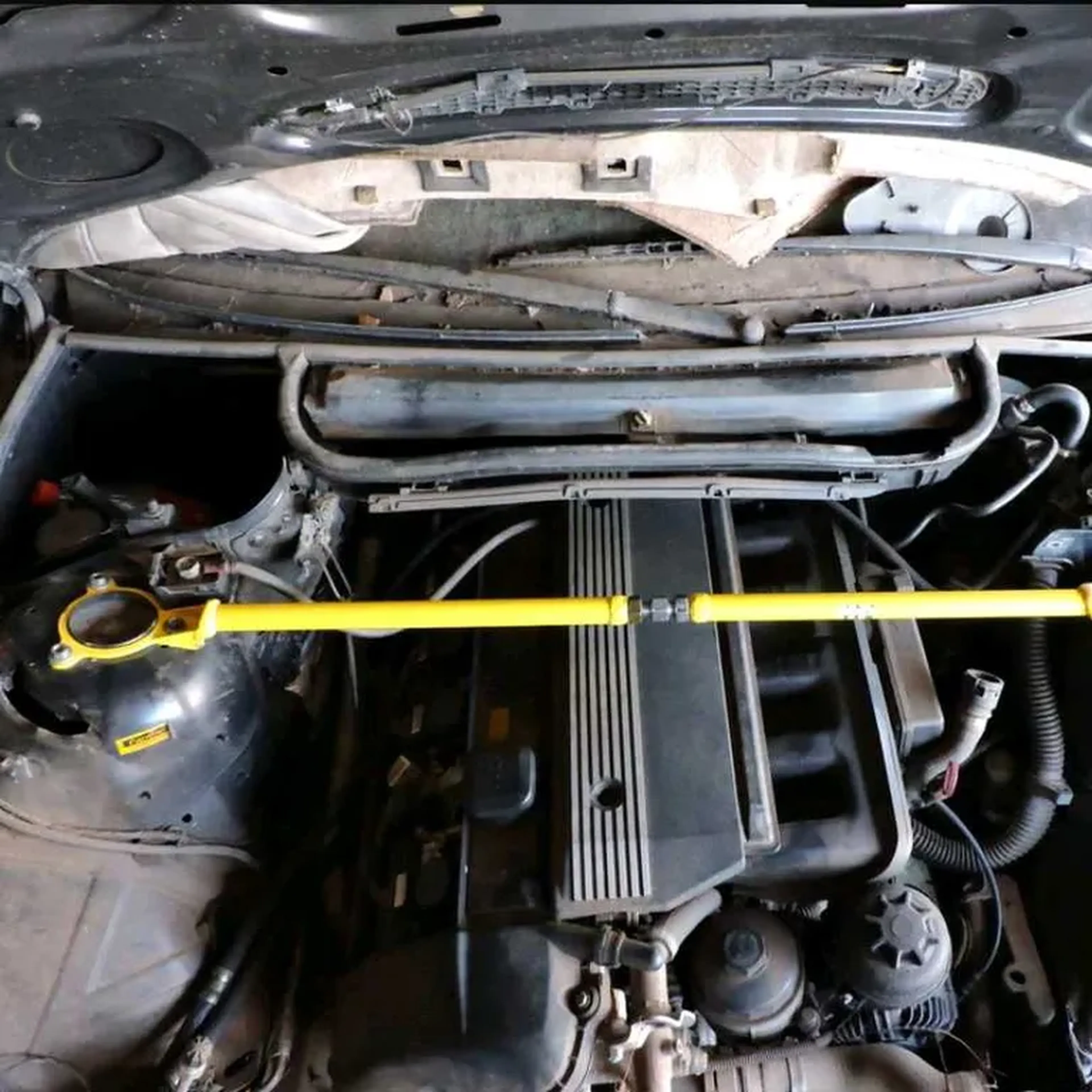 Barra anti torção dianteira BMW e46 imagem