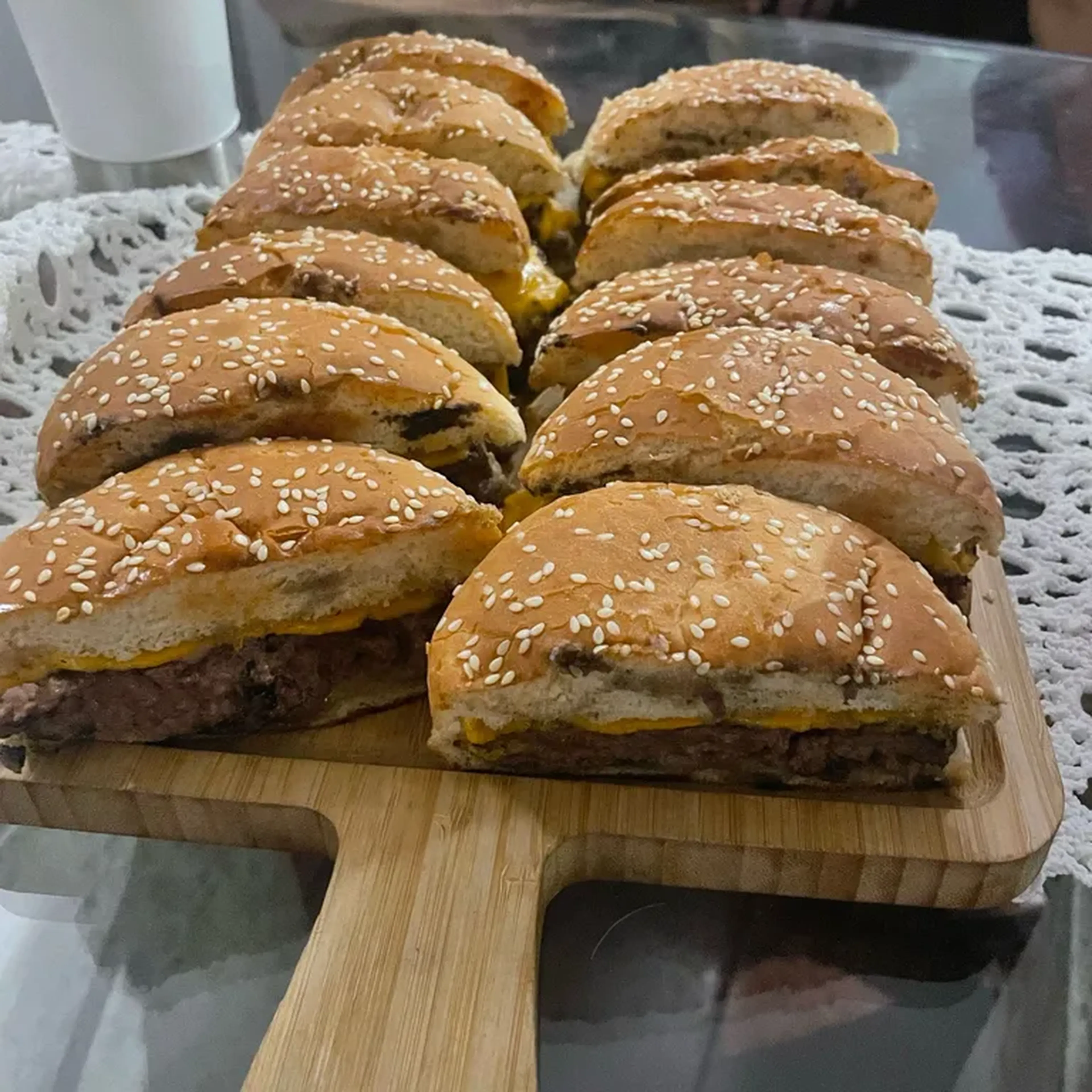 Cota para noite de hambúrguer na casa dos noivos imagem