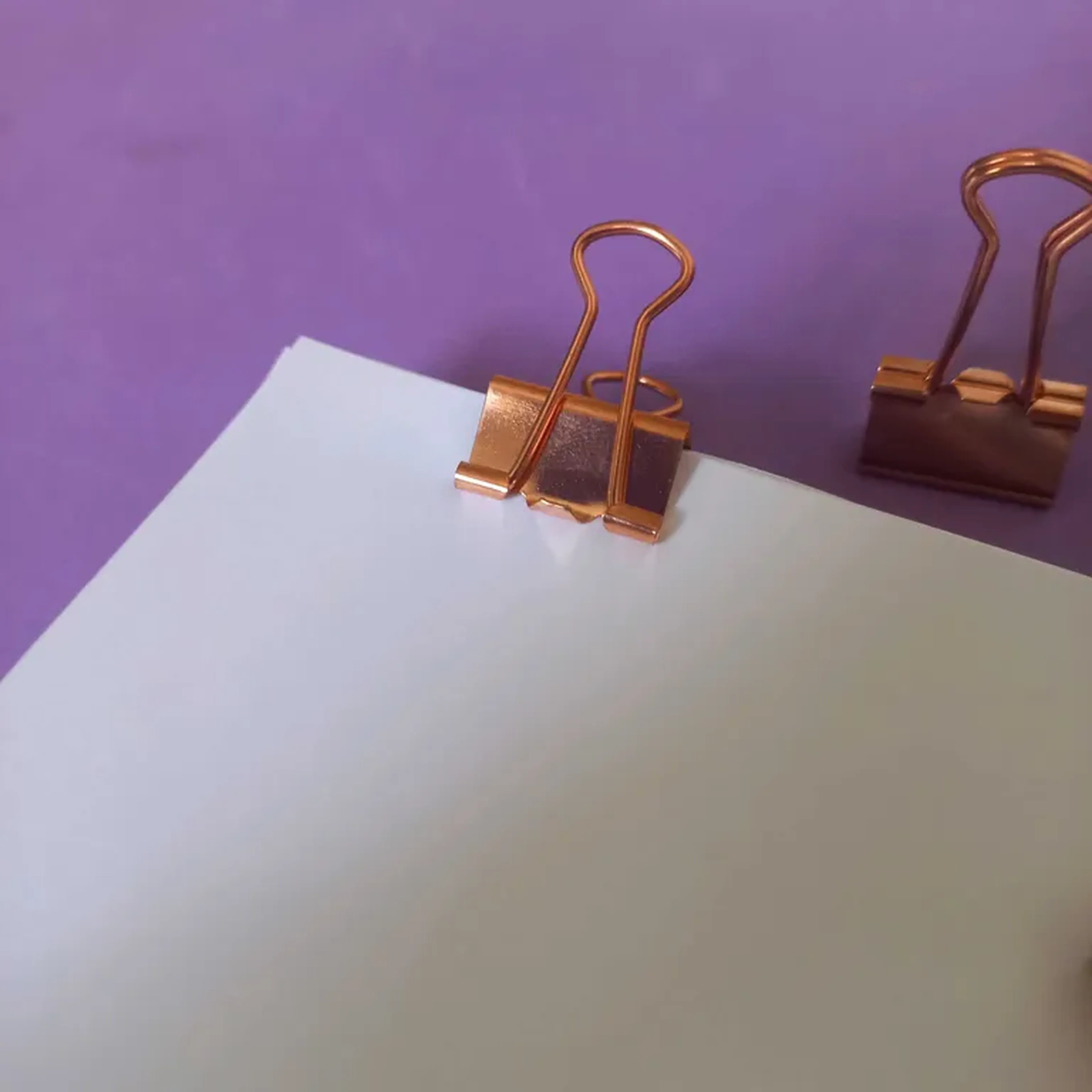 Prendedor de Papel Rosé Gold - CIS imagem