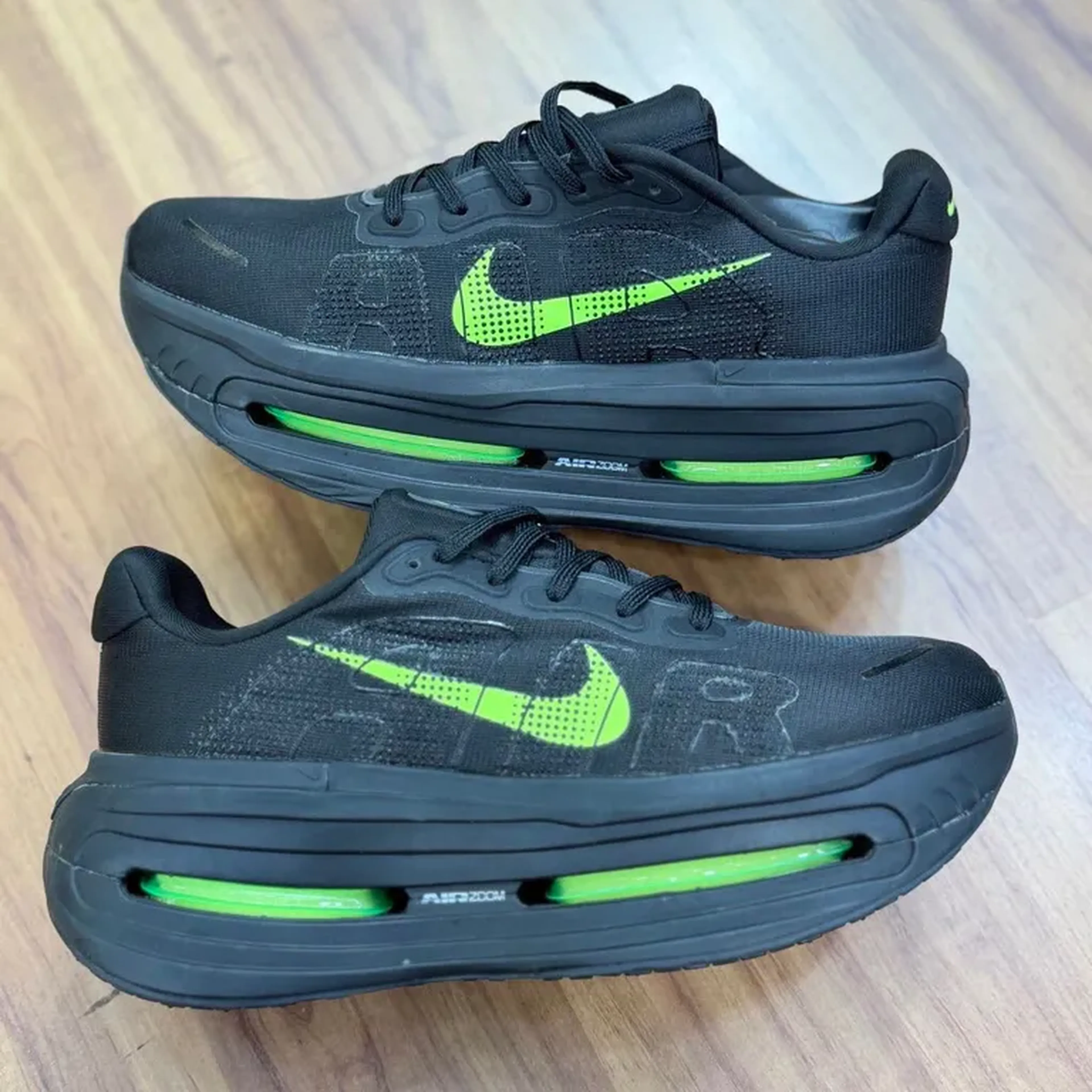 Vomero Premium Black Green imagem