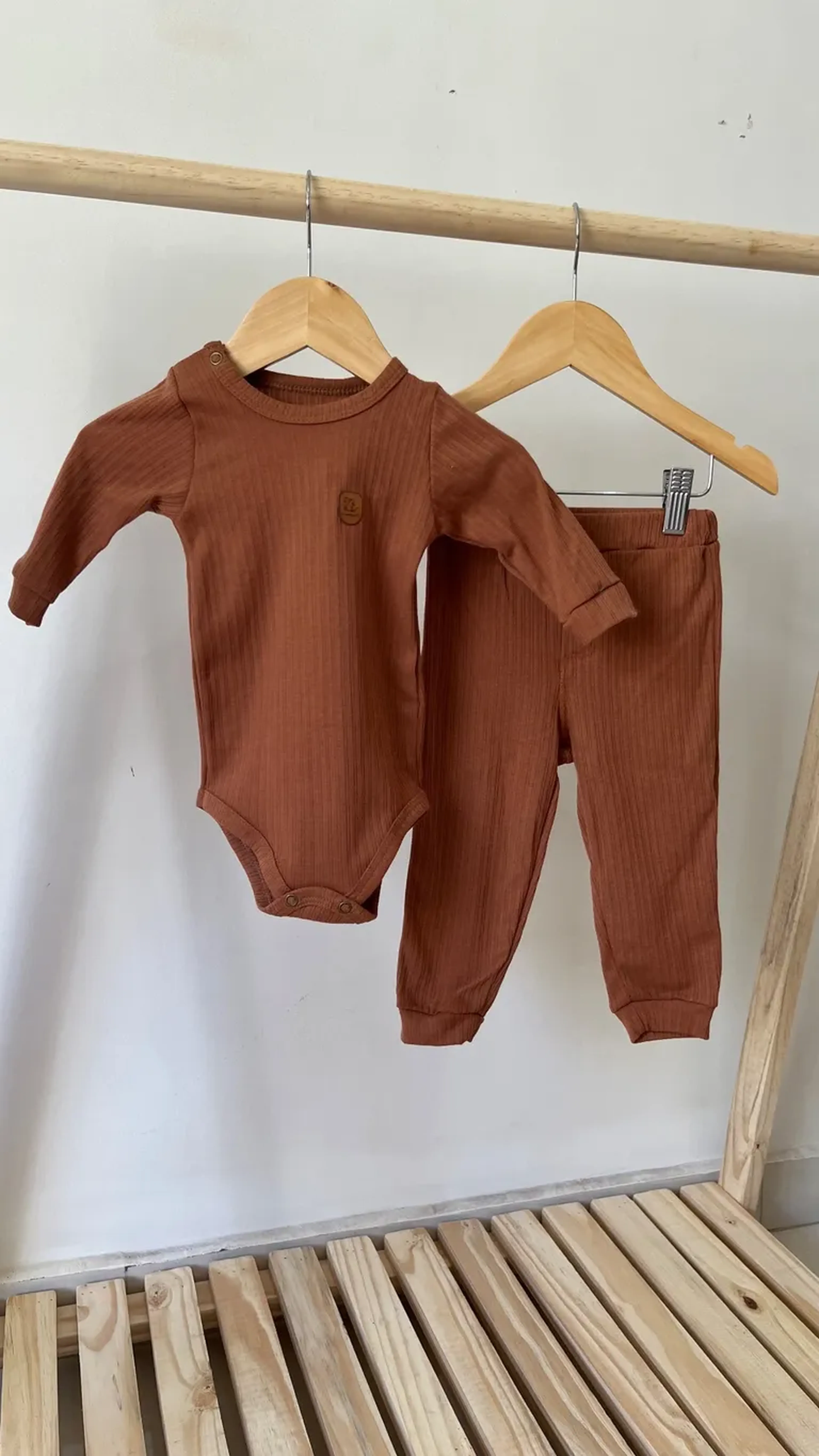 Conjunto Marrom Canelado imagem