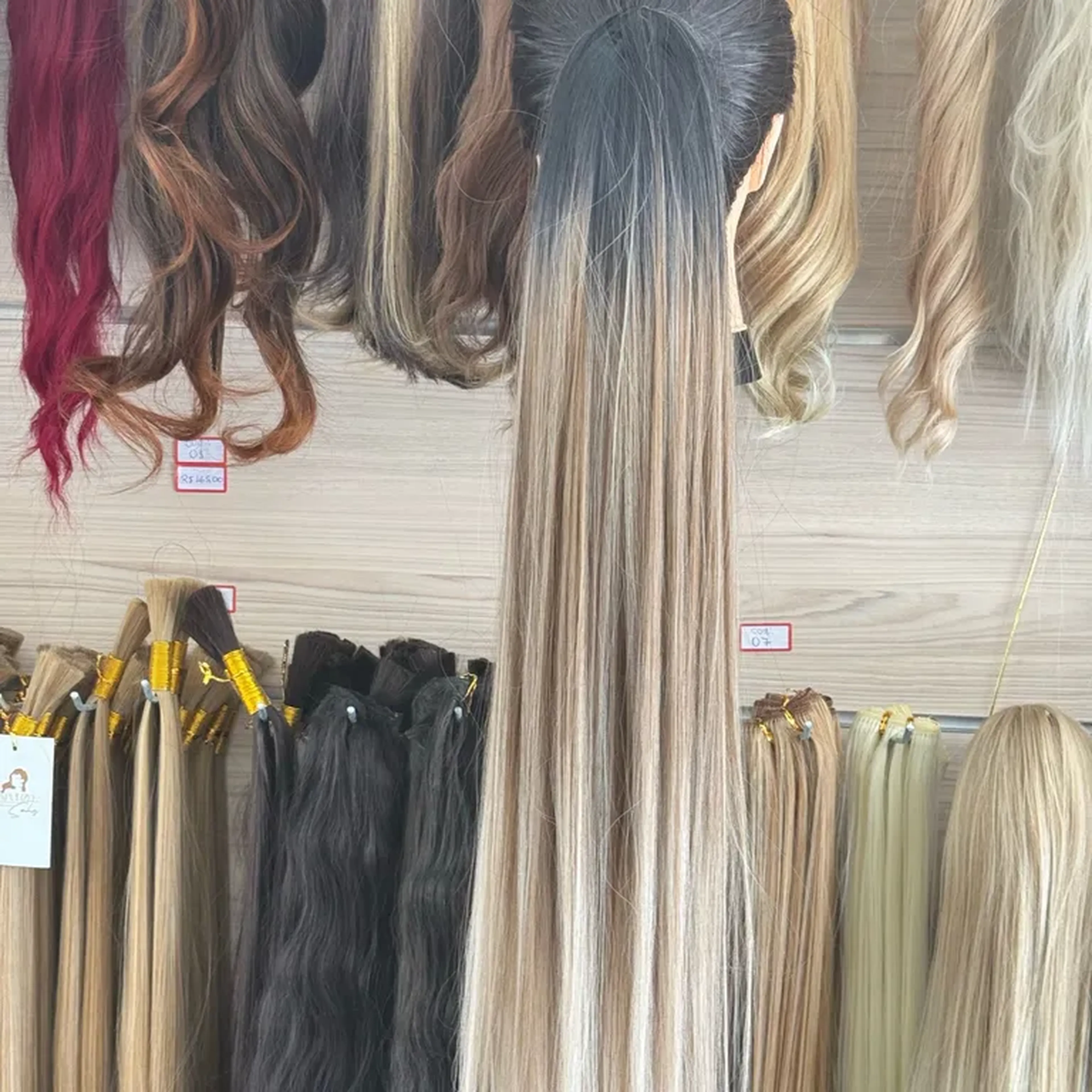 rabo de cabelo loiro orgânico tom de raiz castanha esfumado imagem