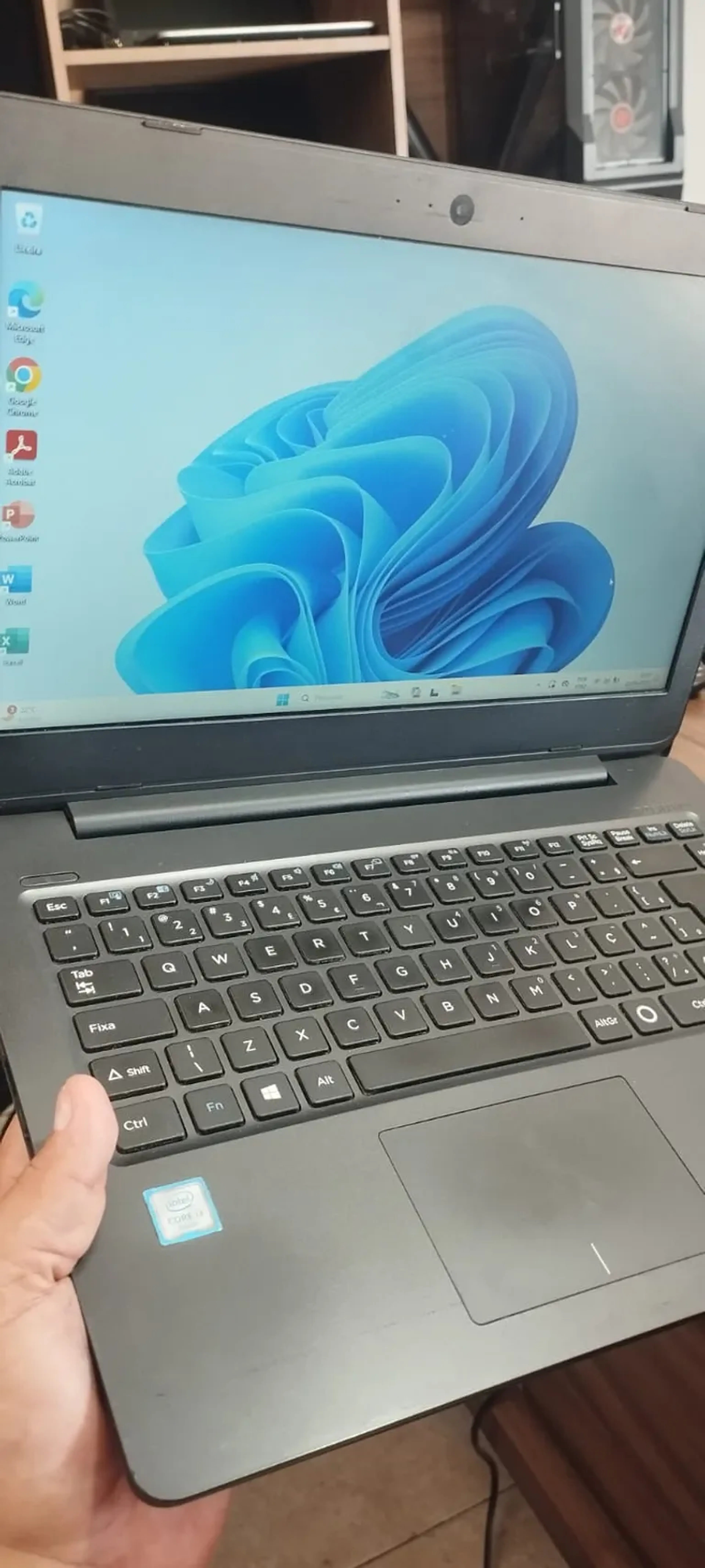 Notebook i3 sexta geração com ssd imagem