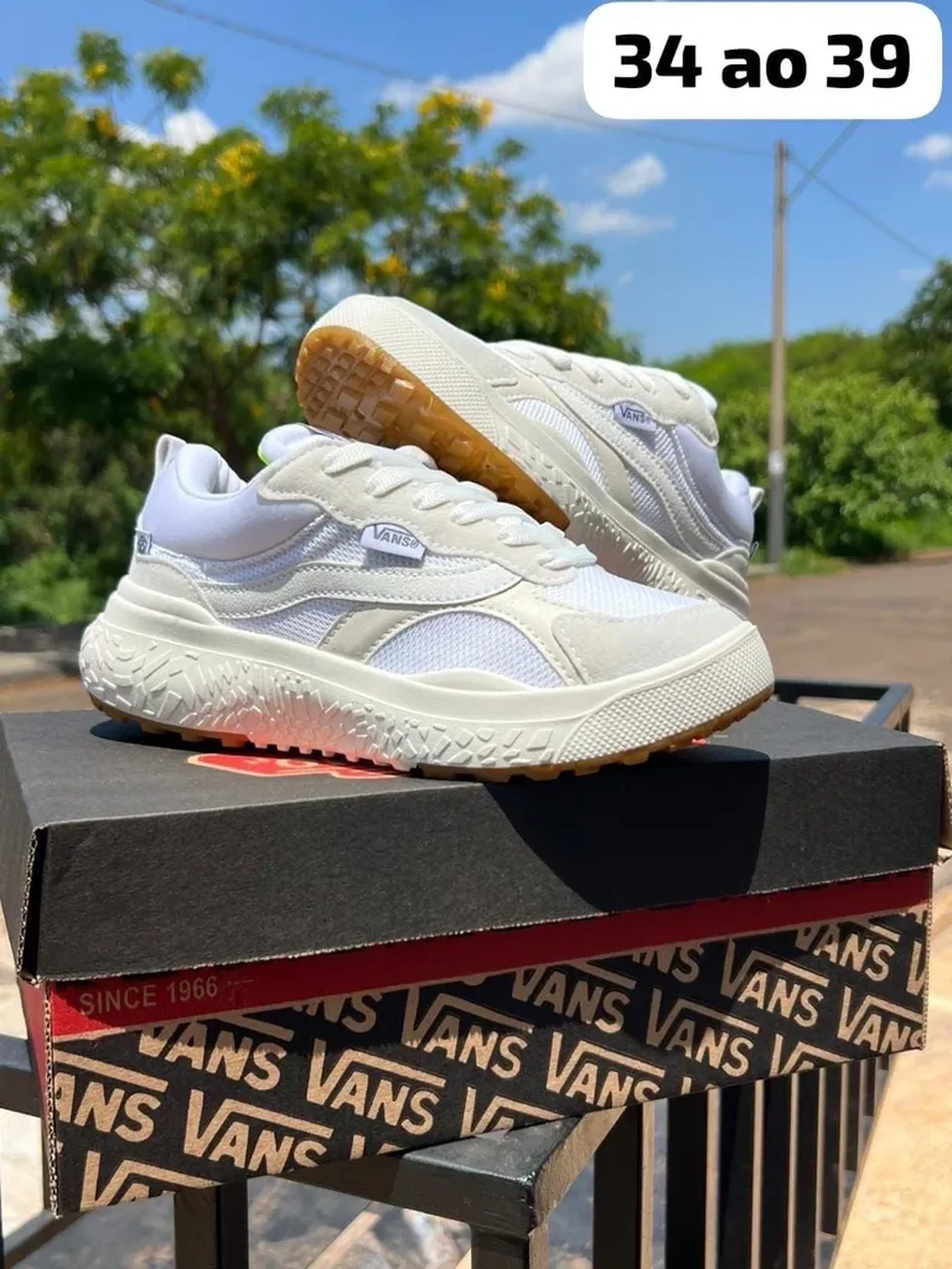 Tênis Vans imagem