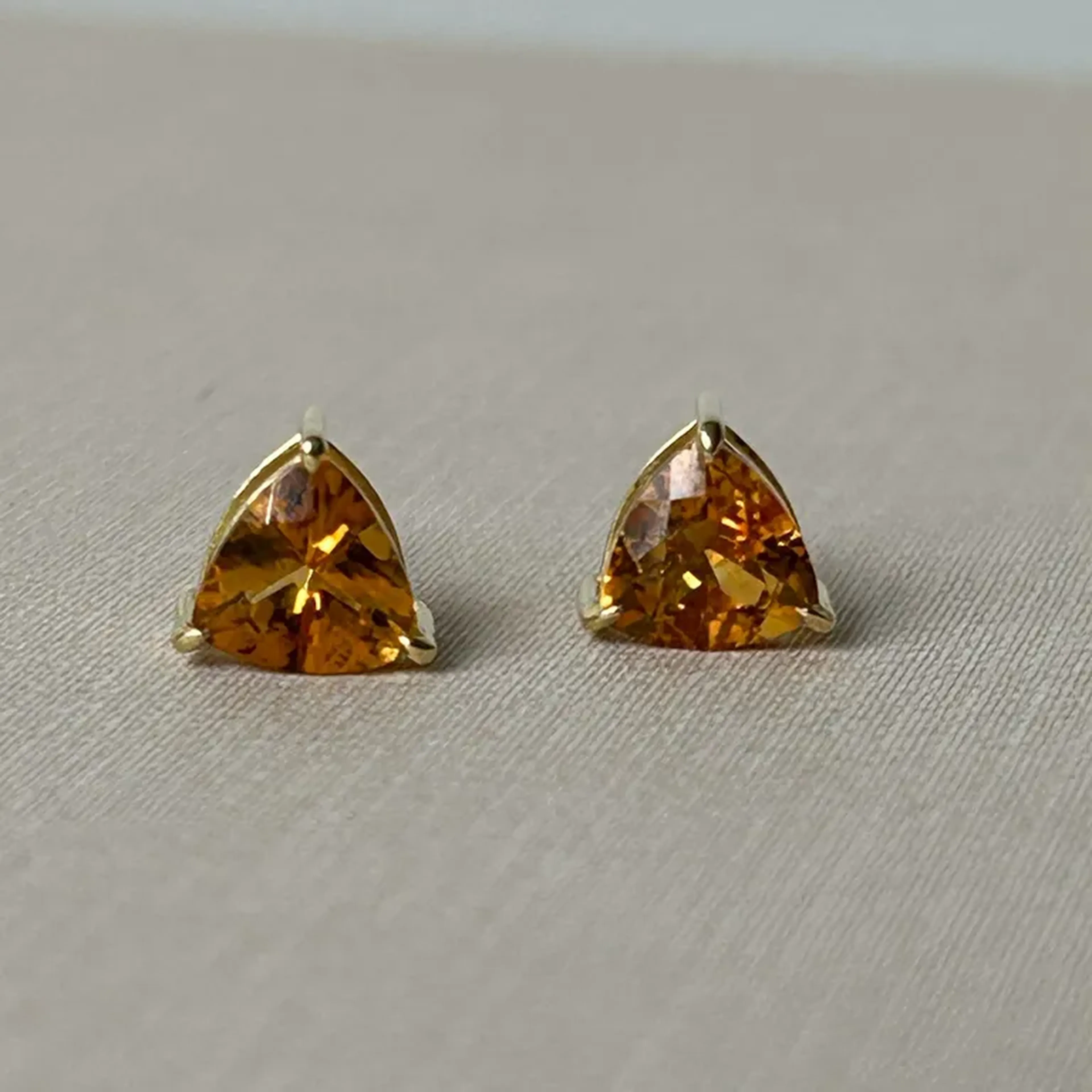 Brinco Trillion Citrino em ouro amarelo 18k (750) imagem