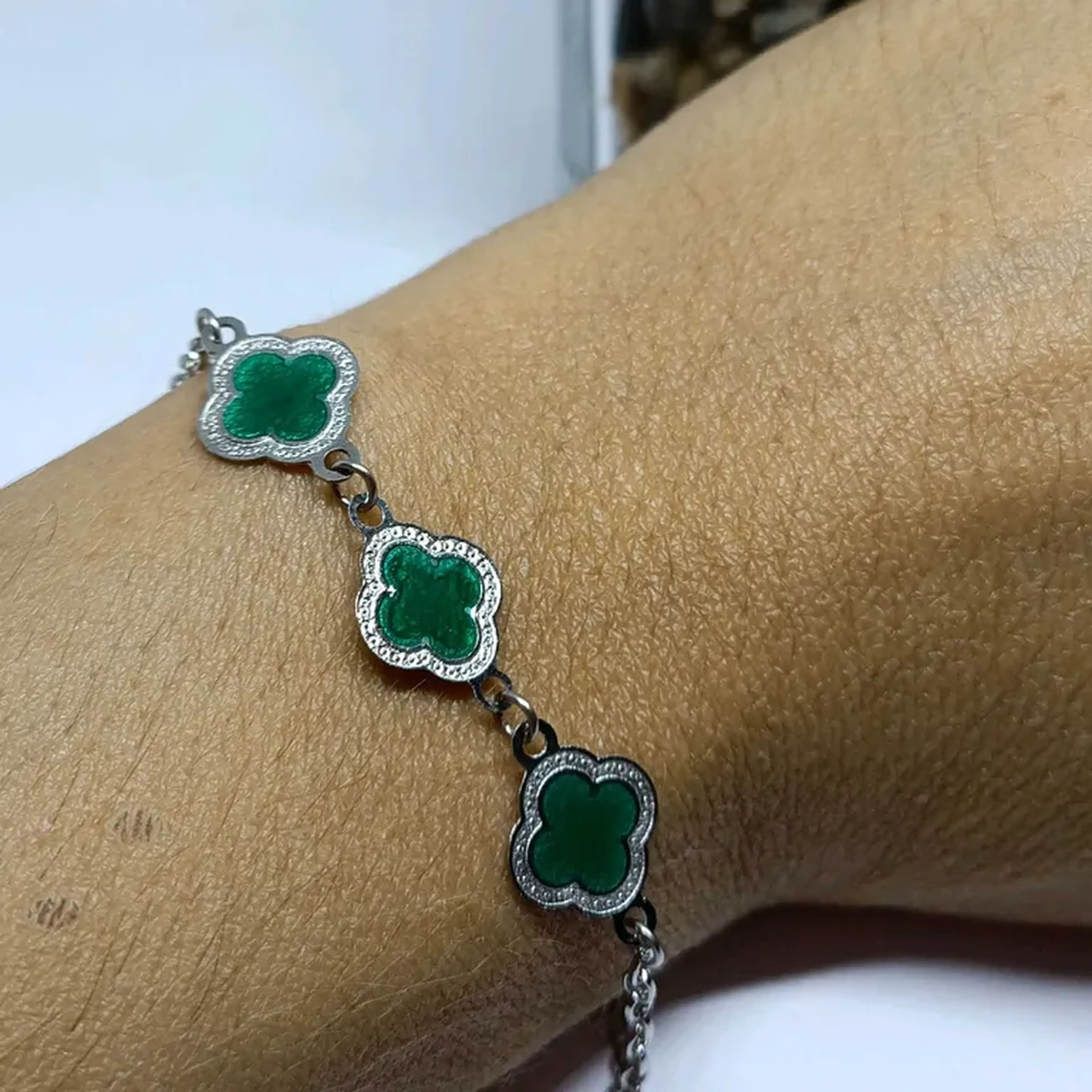 Pulseira em aço inspiração imagem