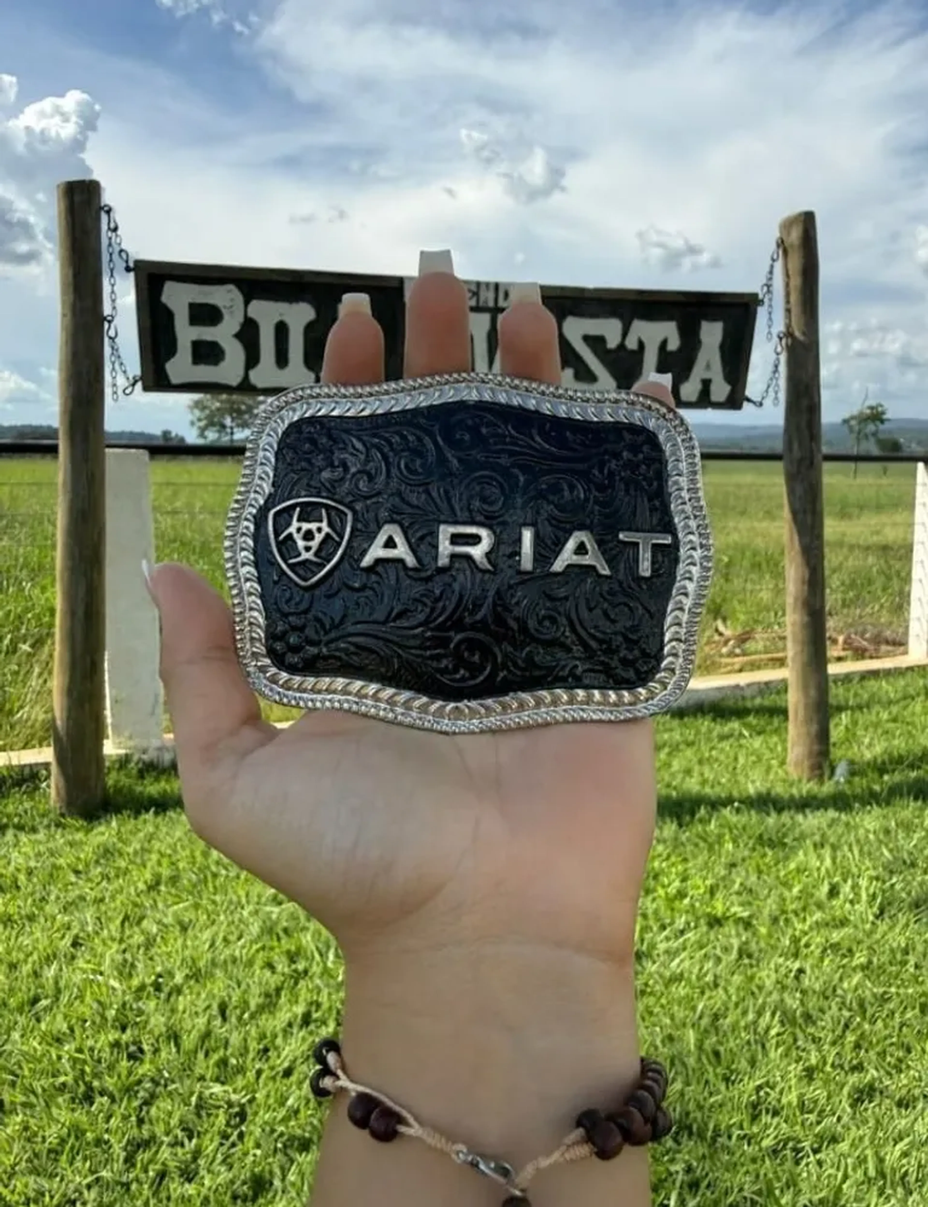 Fivela ARIAT Preta imagem
