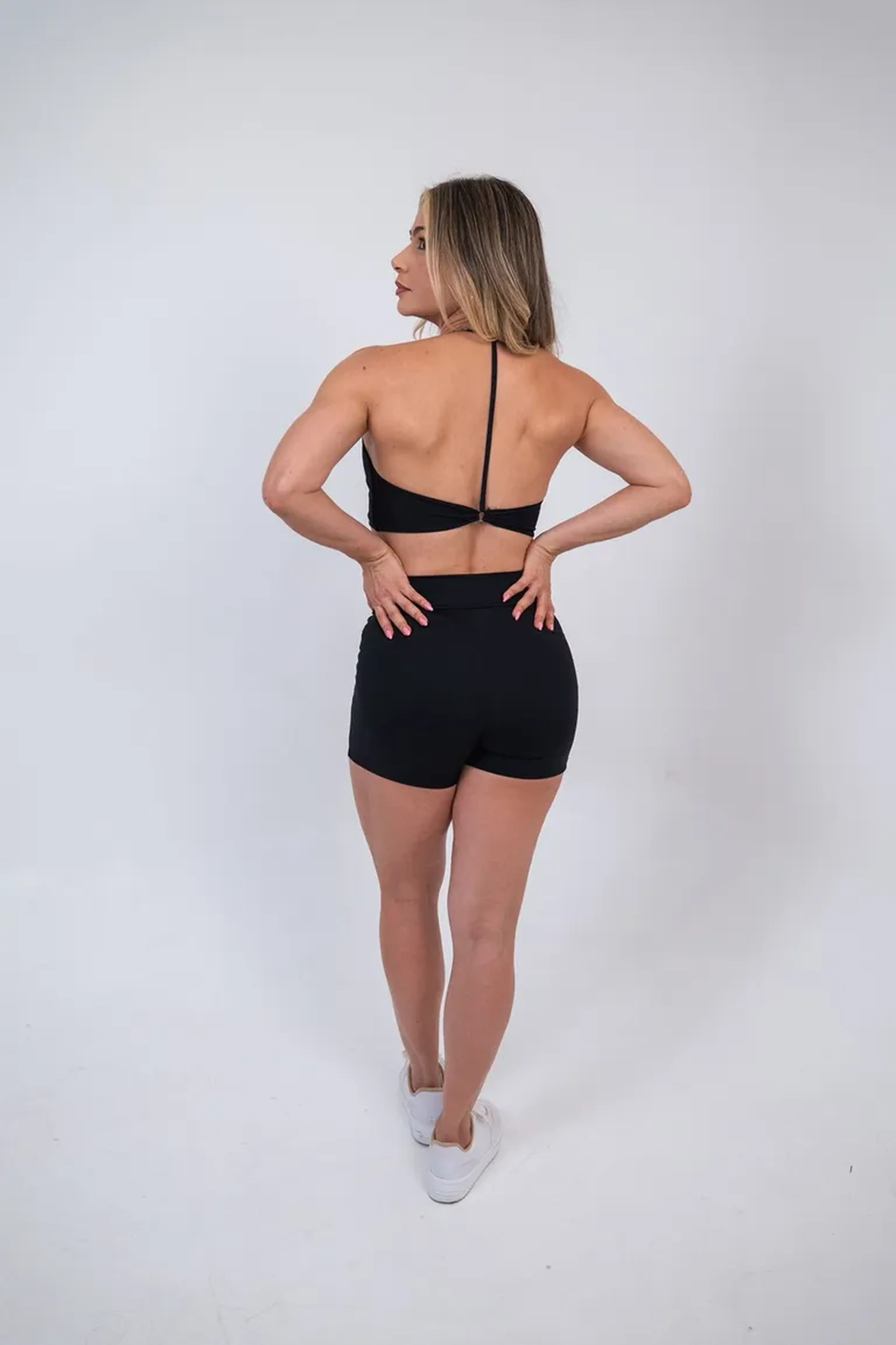 Conjunto top e short Ina imagem