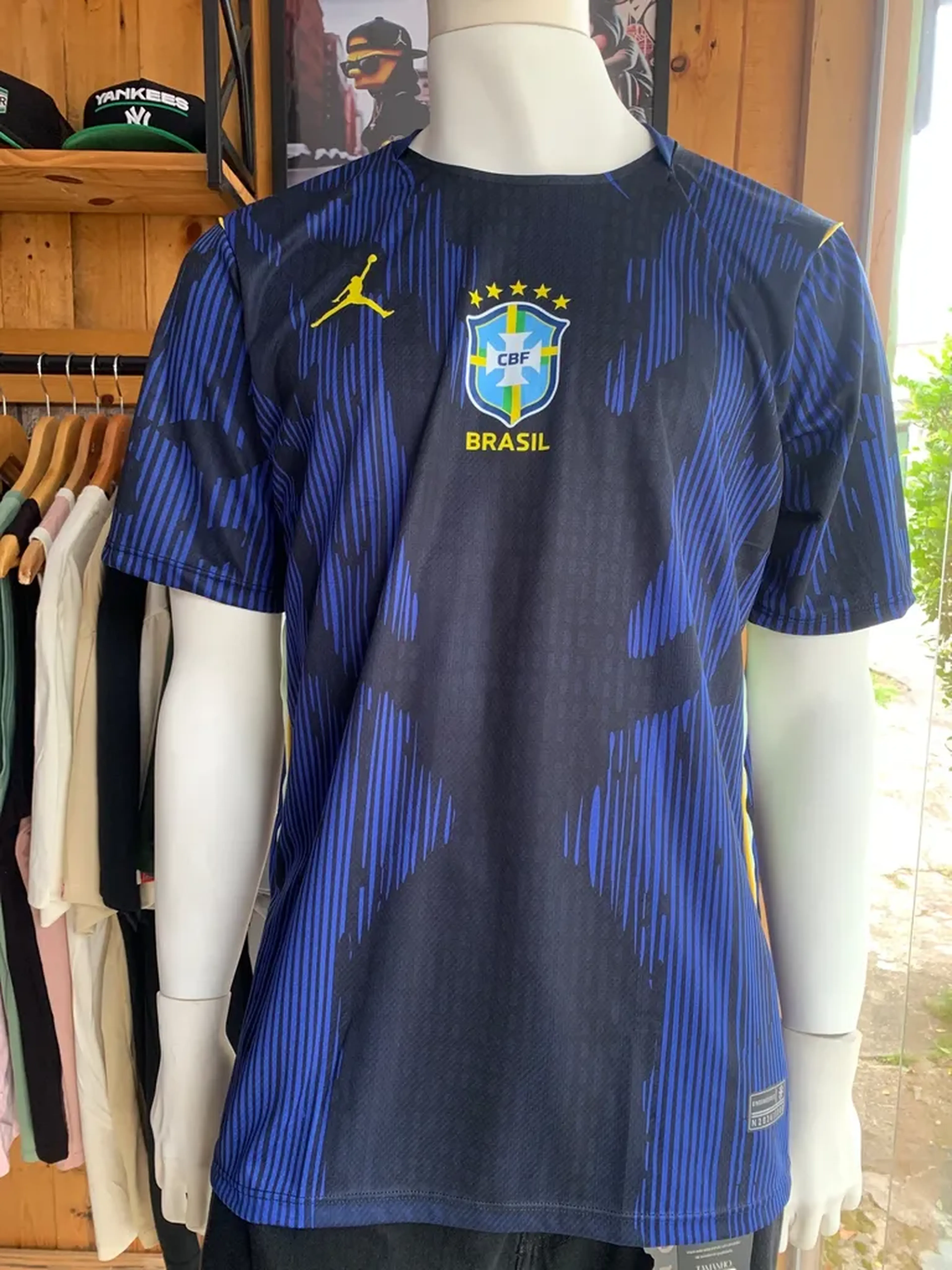 Camisa Seleção Amarela e Azul imagem