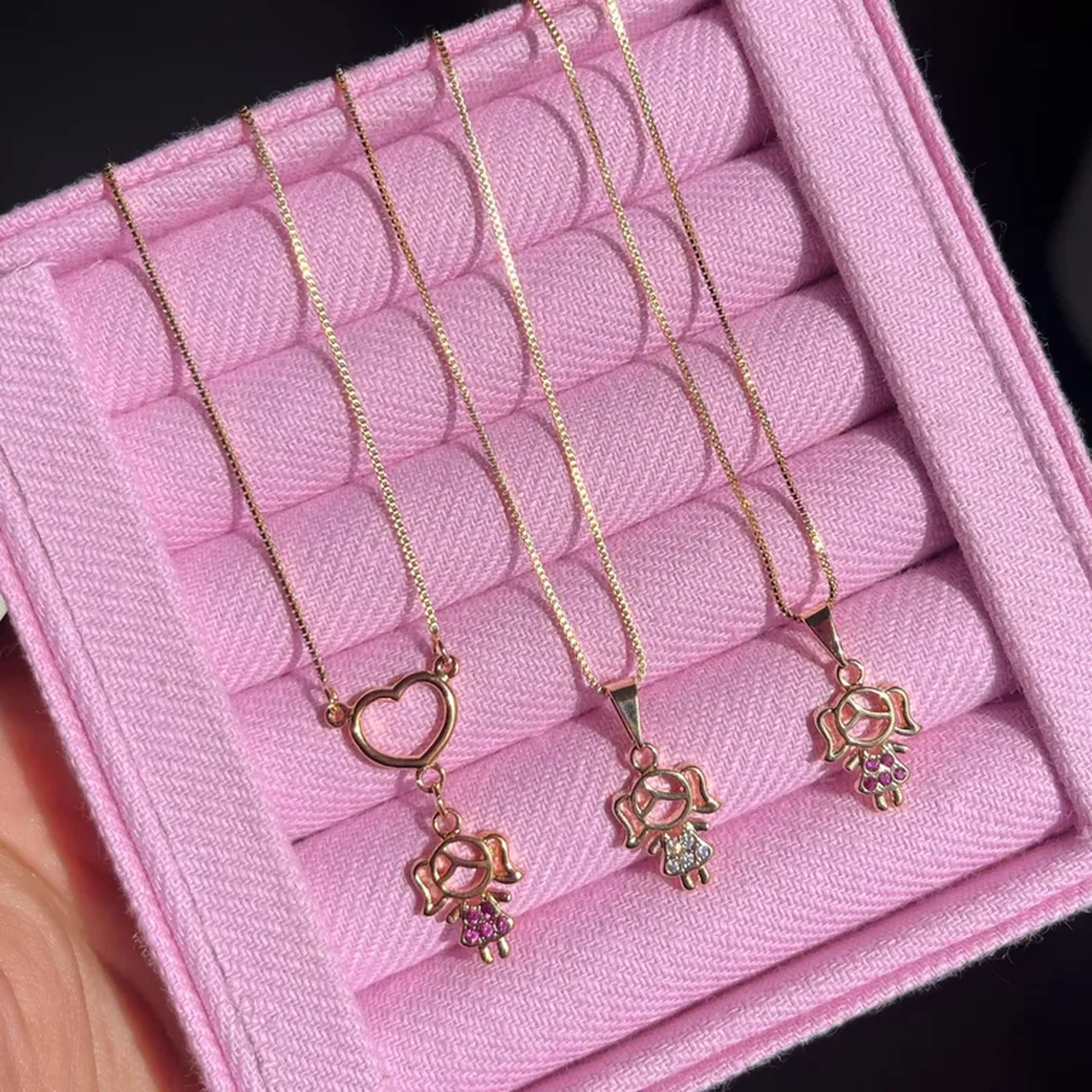Gargantilha Canga Menina Zircônia Rosa imagem