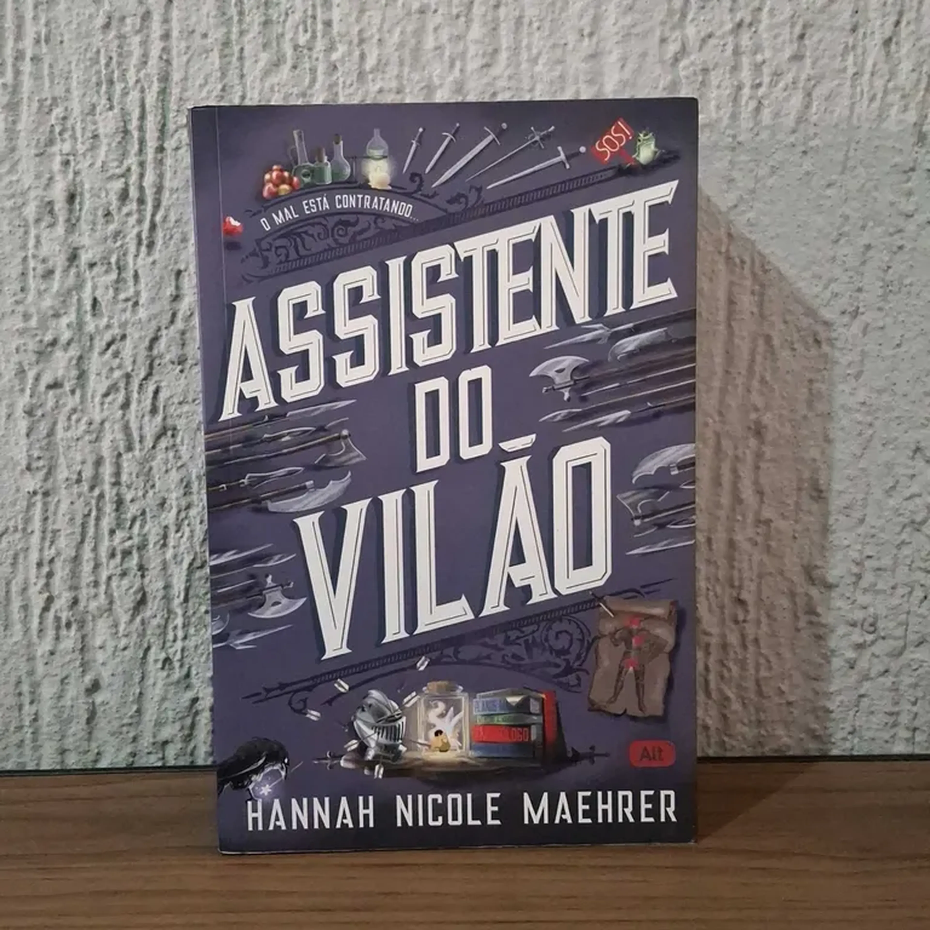 Assistente do Vilão - Hannah Nicole Maehrer imagem