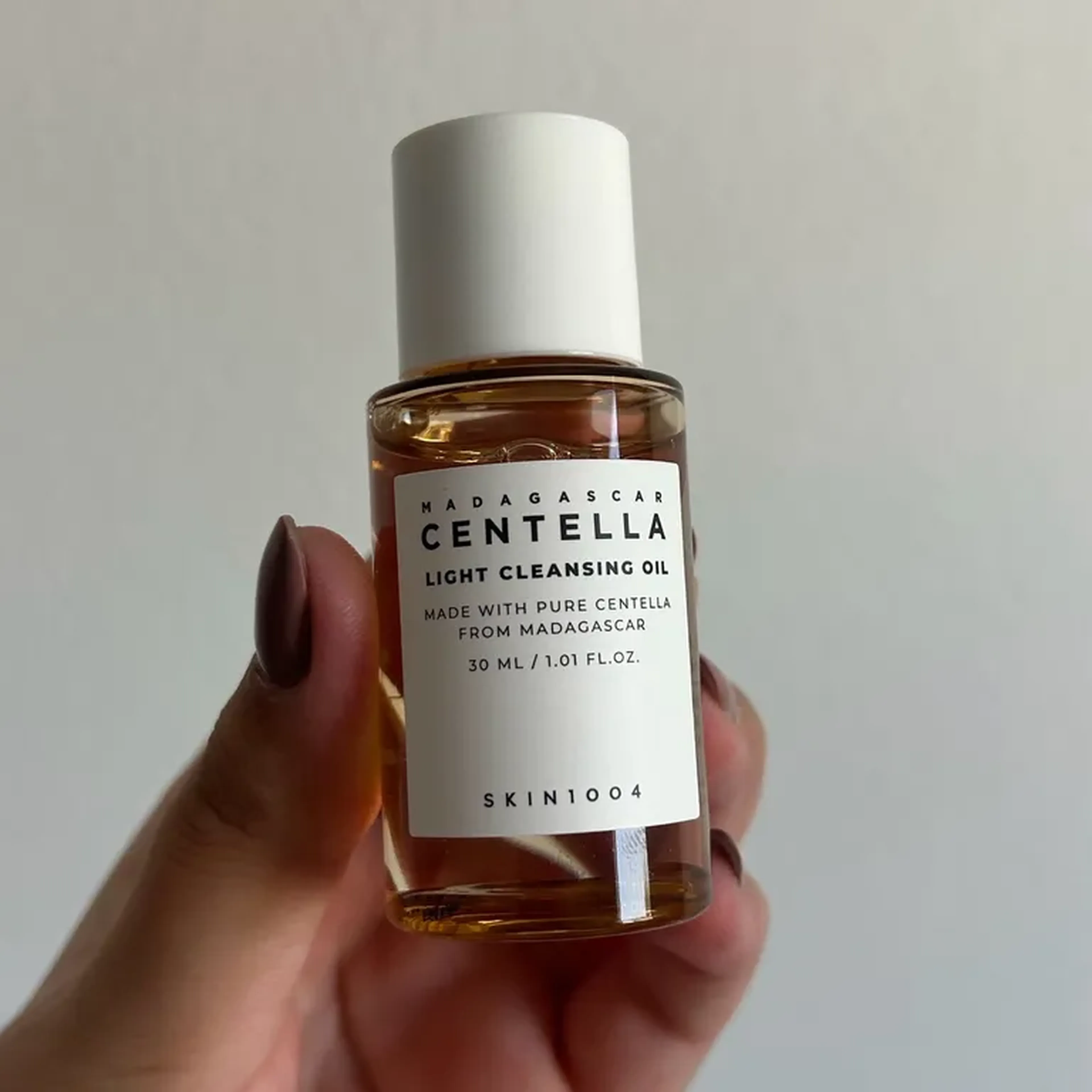 Mini SKIN 1004 Madagascar Centella Light Cleansing Oil • 30ml imagem